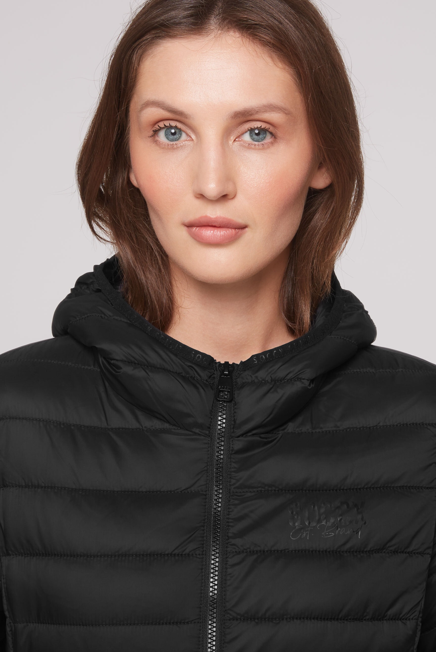 SOCCX Outdoorjacke, mit Kapuze, mit elastischem Saumabschluss