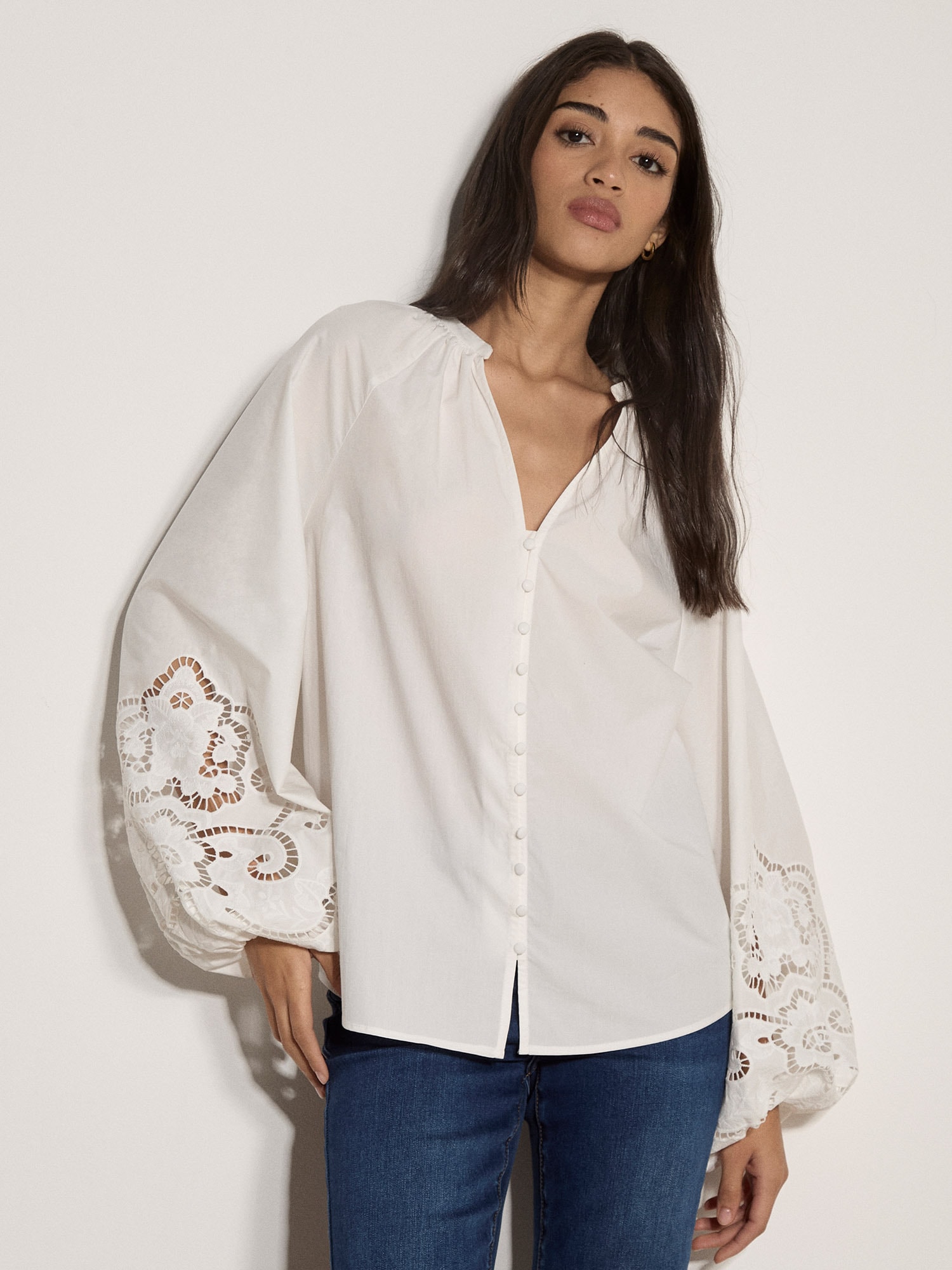 Apricot Spitzenbluse "Popeline-Bluse mit bestickten Armen" mit Knopfleiste
