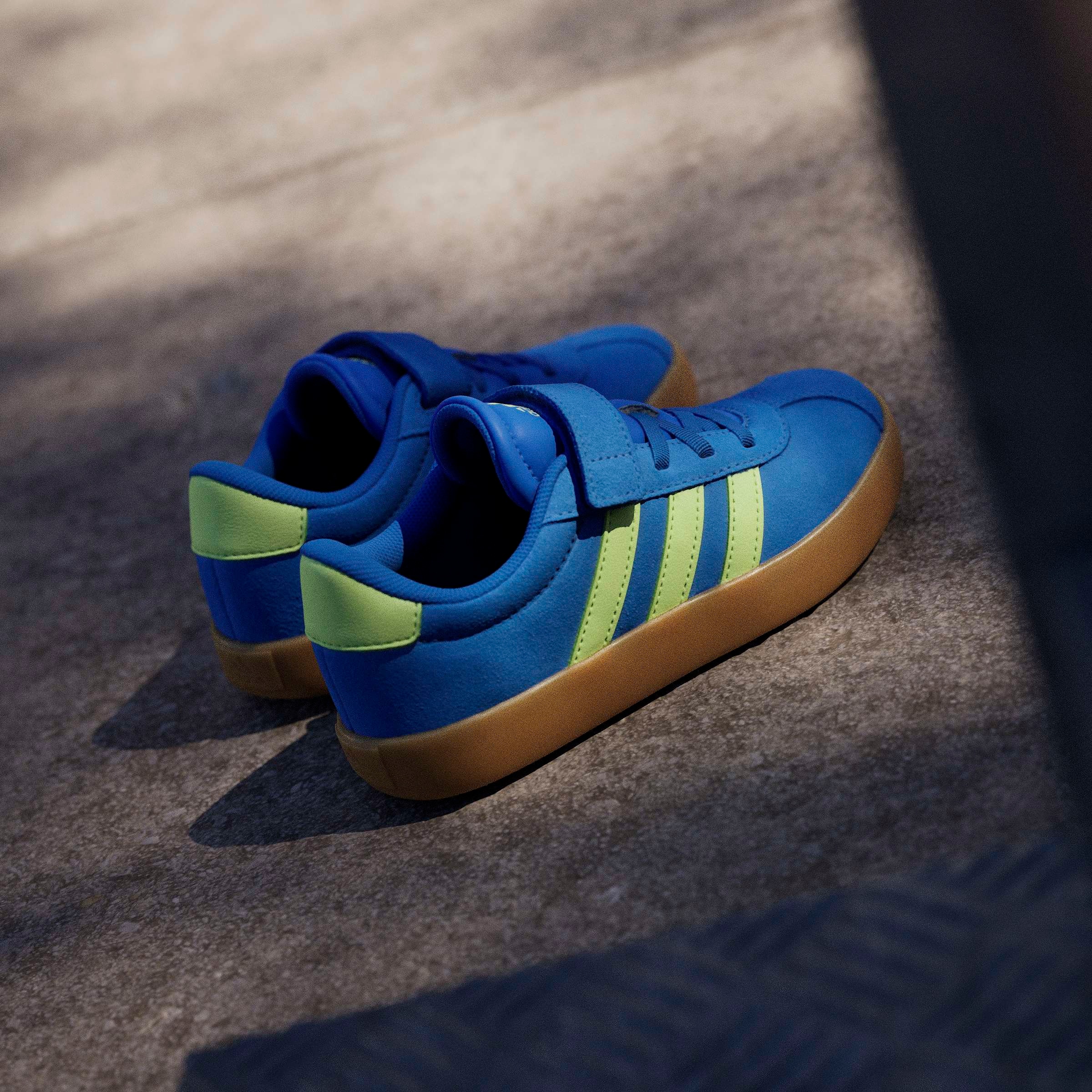 adidas Sportswear Sneaker »VL COURT 3.0«  inspiriert vom Design des adidas samba, für Kinder & Jugendliche