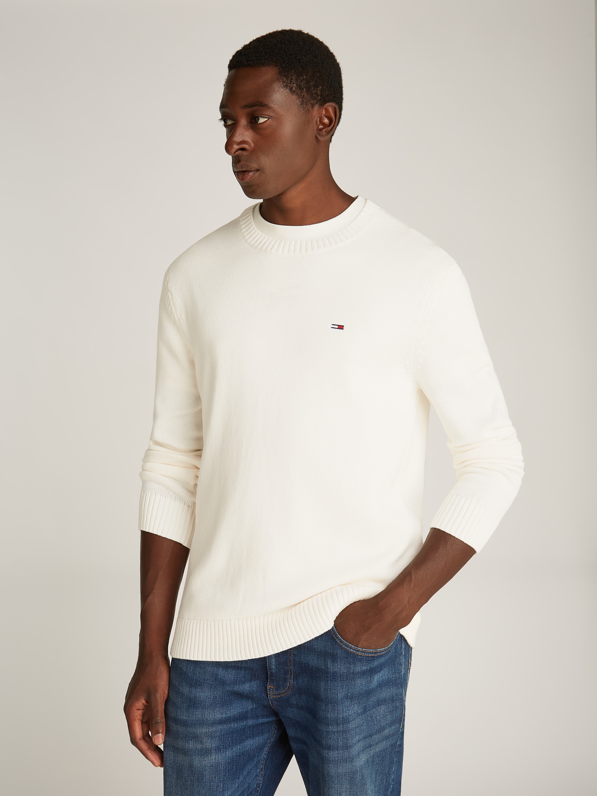 Tommy Jeans Strickpullover "TJM SLIM ESSNTLS C-NECK SWEATER", mit Markenlog günstig online kaufen