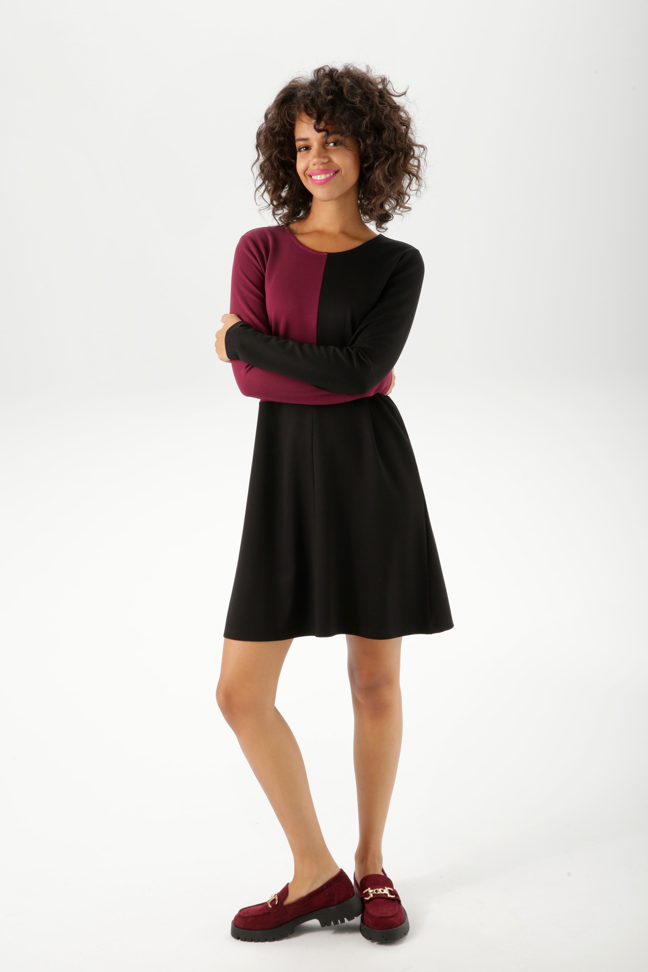 Aniston CASUAL Jerseykleid, mir raffiniertem Farbeinsatz günstig online kaufen