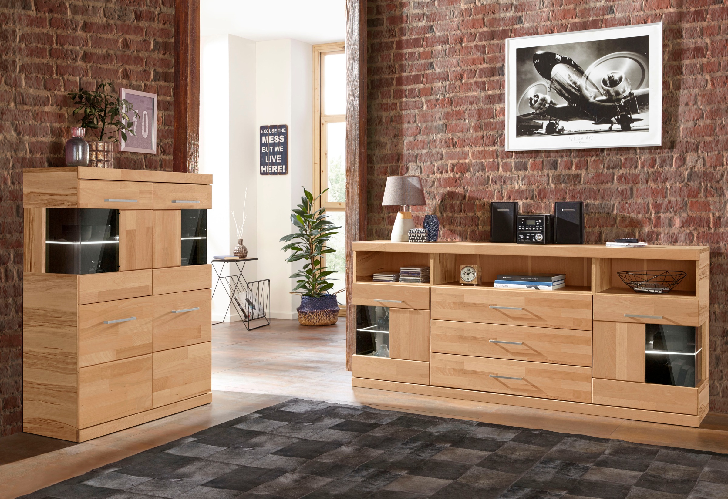 Home affaire Highboard »Ribe,85cm breit,115cm hoch, Fronten Massivholz,4 breite Fächer«, Korpus Holzwerkstoff,2Türen mit Glaseinsatz, Böden versetzbar