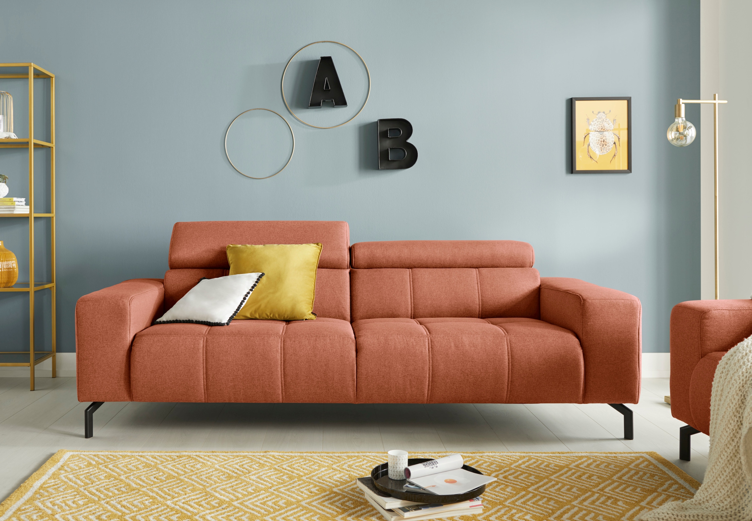 DOMO collection 2,5-Sitzer "Cunelli, moderne Sitznähte als Designelement, fester Sitzkomfort" whlw. verstellbare Kopfteile, passend für gängige Saugroboter