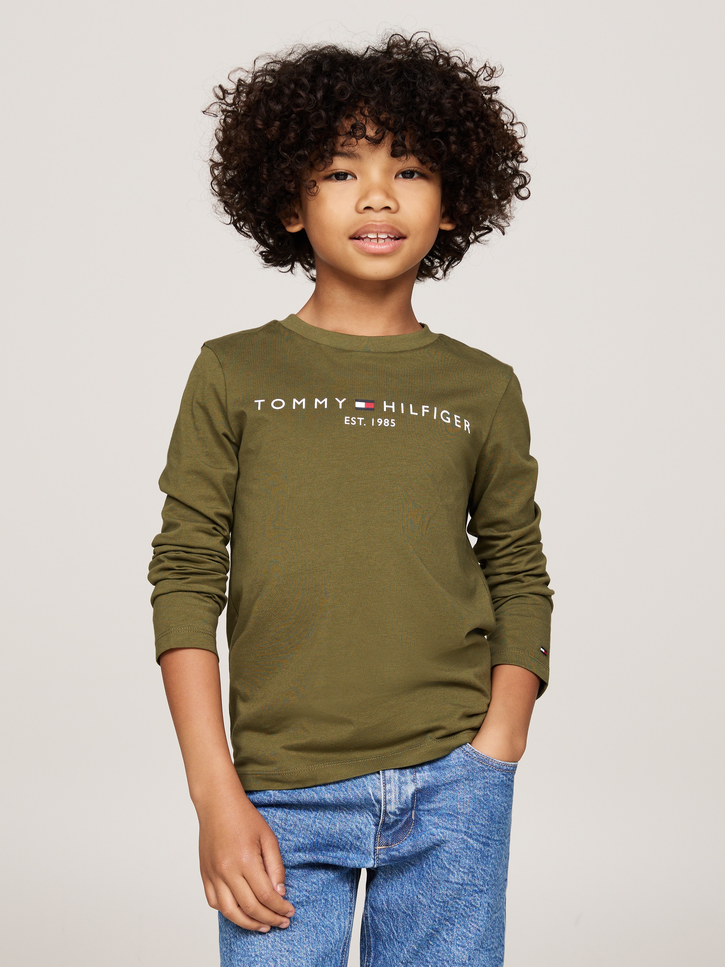 Tommy Hilfiger Langarmshirt »U ESSENTIAL TEE L/S«, Kinder bis 16 Jahre mit Logoschriftzug