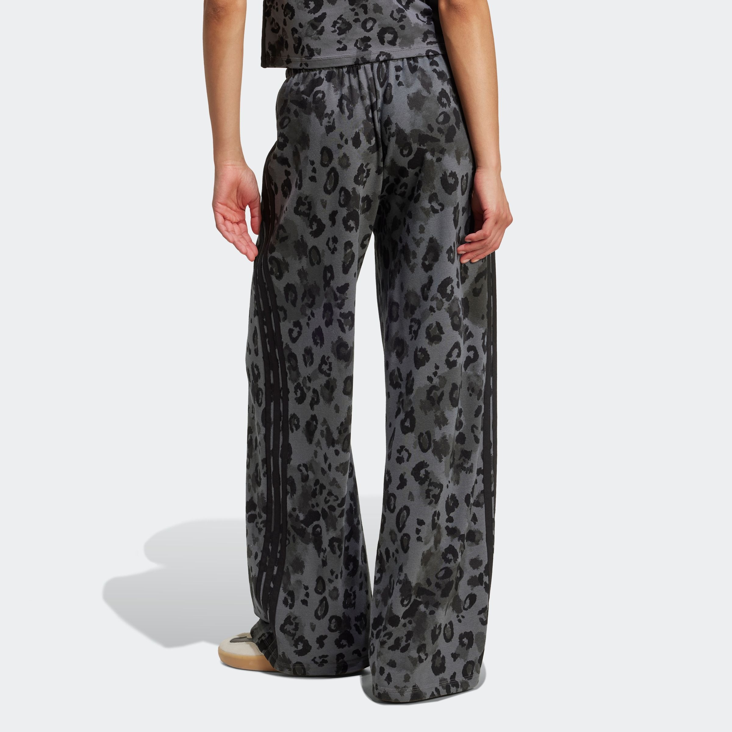 adidas Sportswear Sporthose "W AOP FT PT", (1 tlg.), Locker geschnitten mit günstig online kaufen