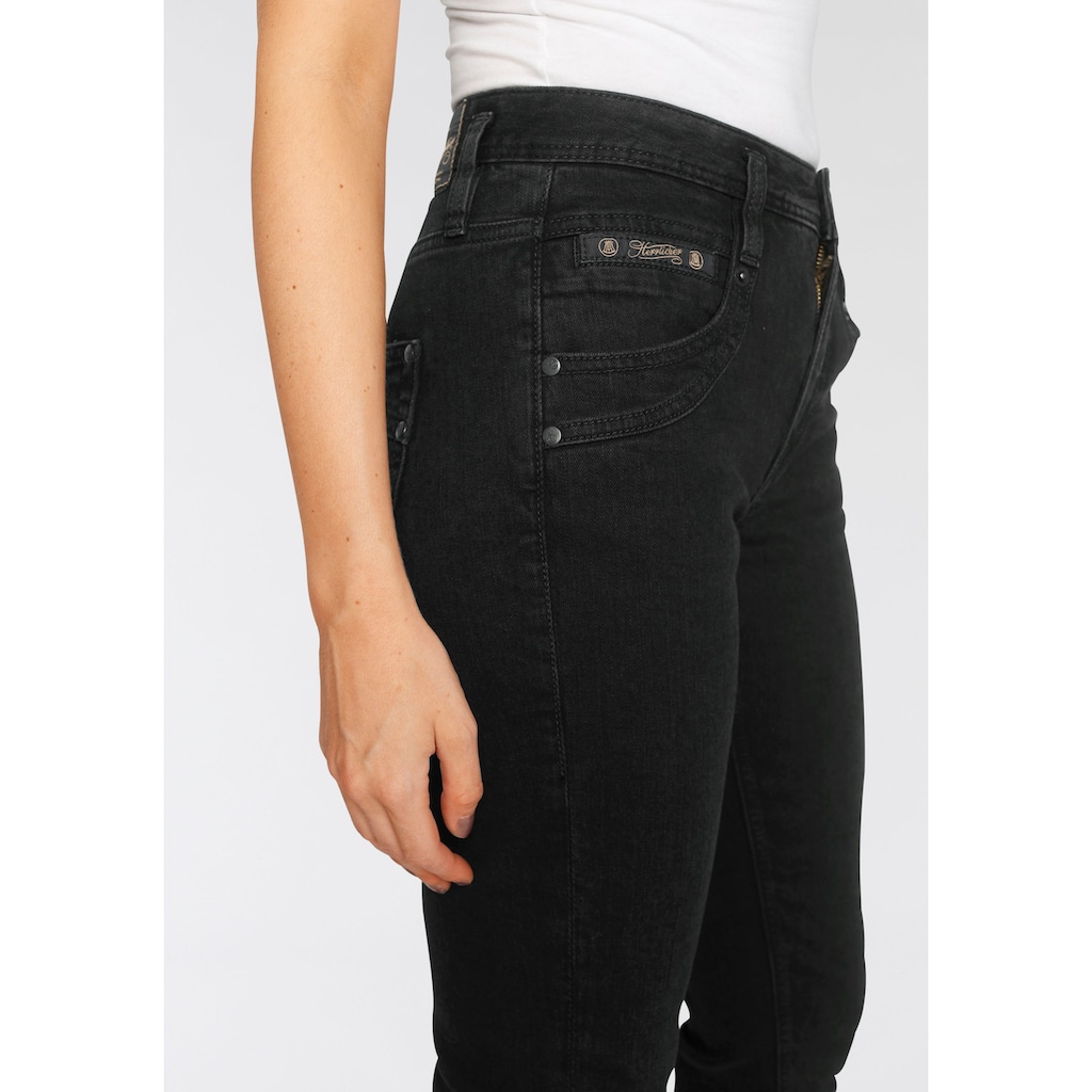 Herrlicher High-waist-Jeans »RADINA RECYCLED DENIM«, mit leichtem Push-Up-Effekt