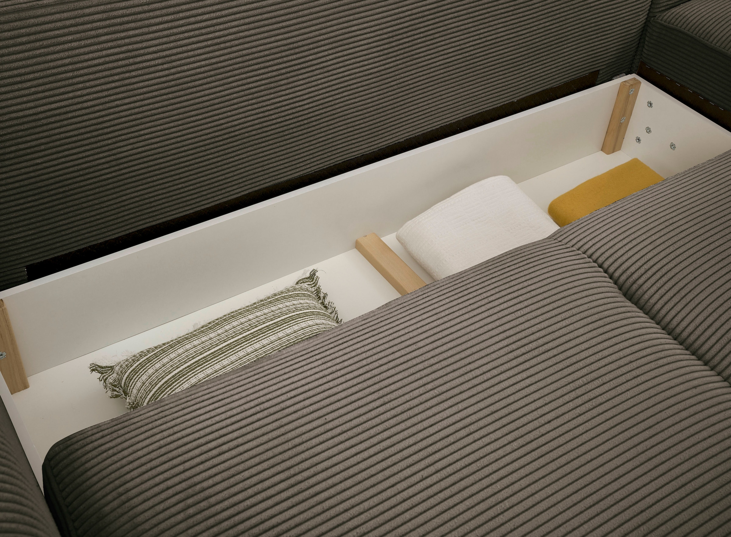 ED EXCITING DESIGN Ecksofa »Angelina L-Form«, mit Bettfunktion, Bettkasten & 5 Zierkissen