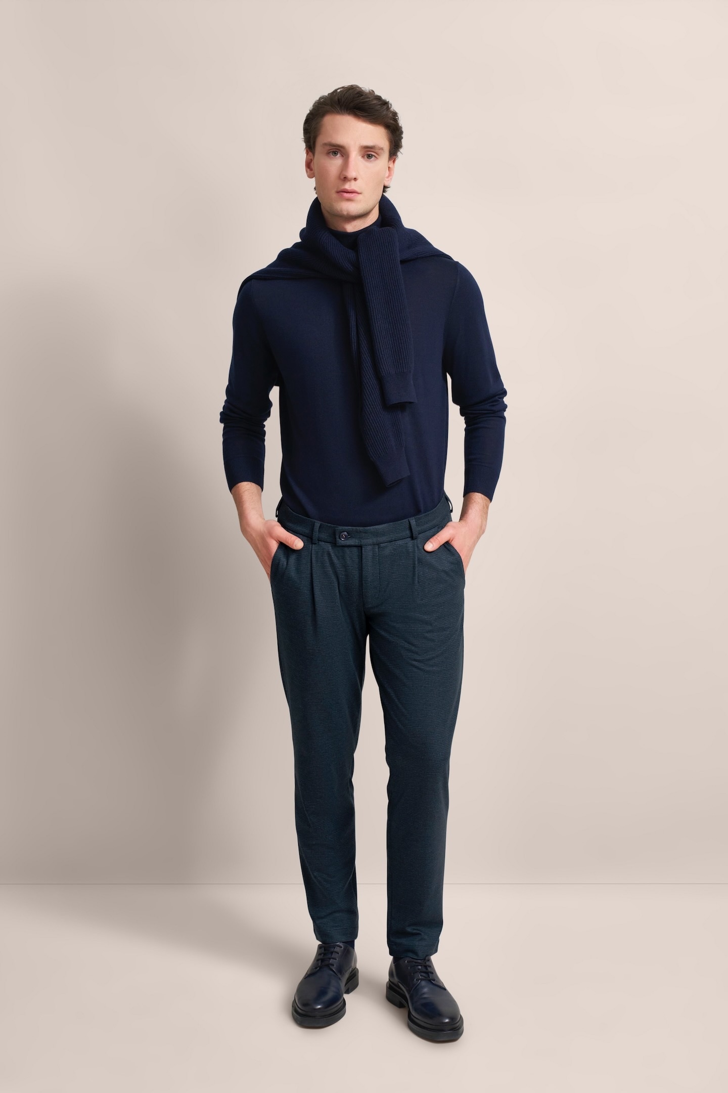 bugatti Bundfaltenhose, mit modernem Schnitt