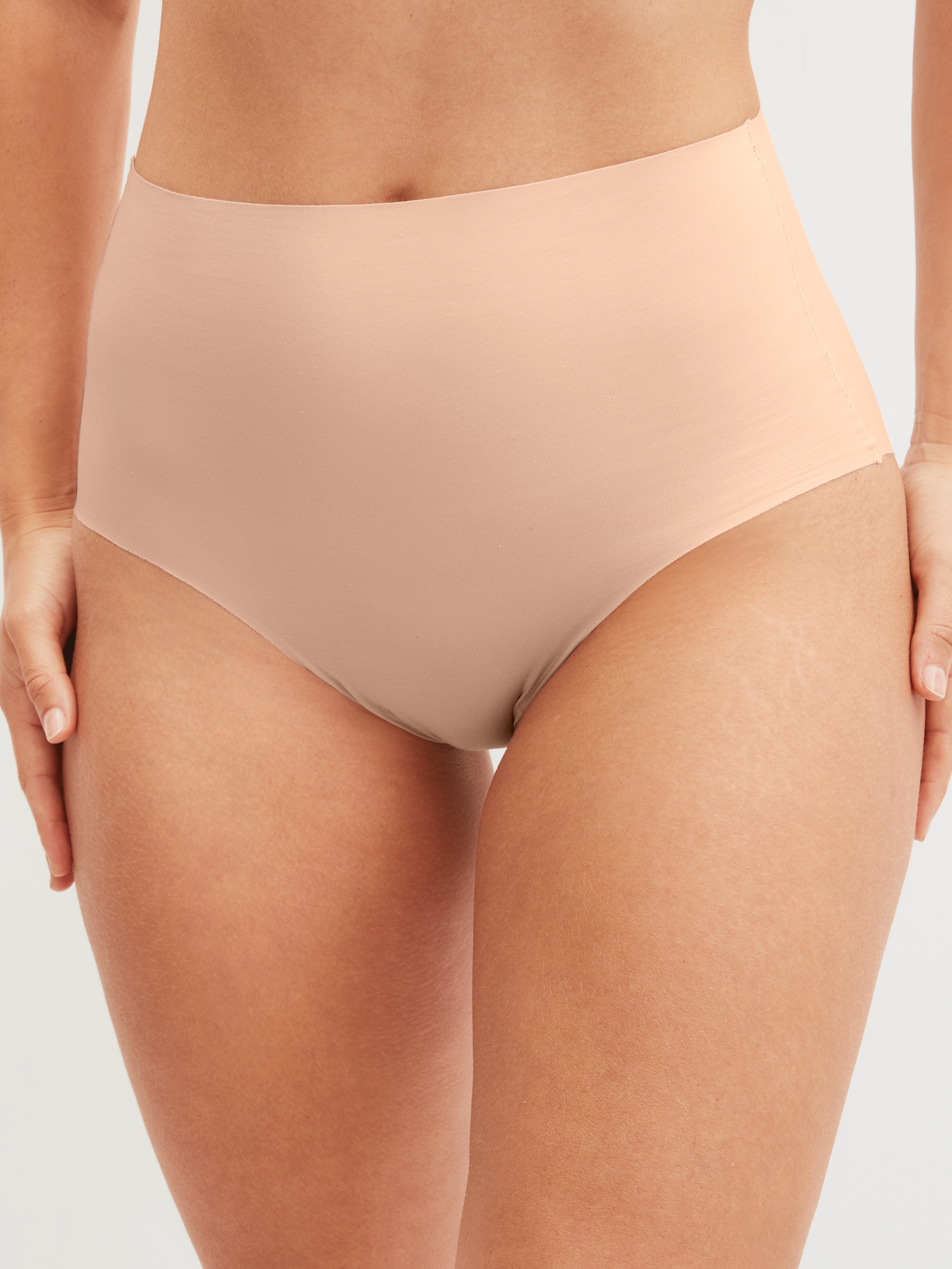 CALIDA High-Waist-Slip "Natural Skin" mit hohem Bund, flache Abschlüsse, Interlock-Qualität