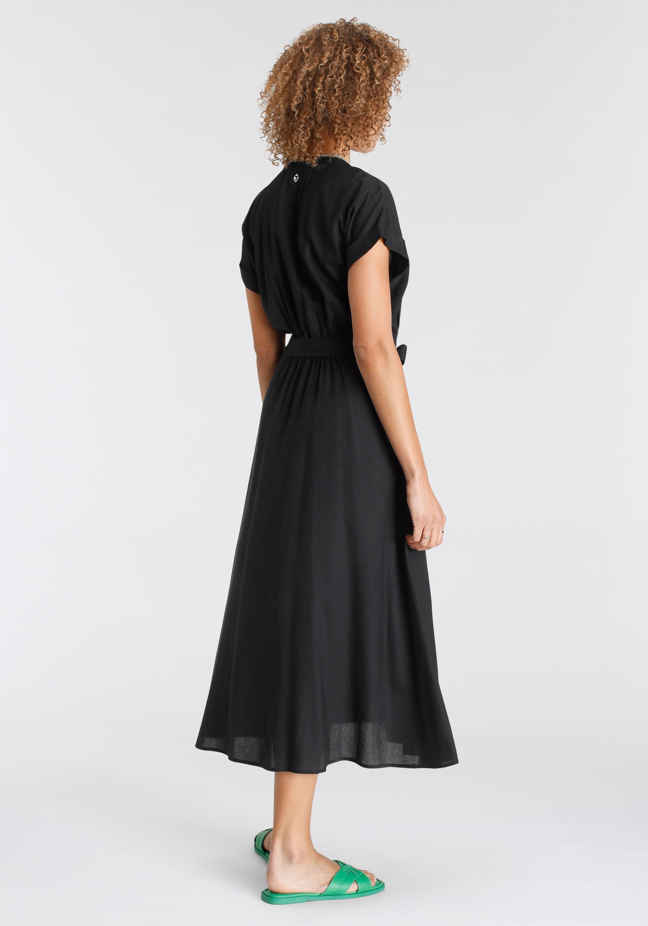 Tamaris Hemdblusenkleid, aus gewebter Viskose, mit Knopfleiste günstig online kaufen