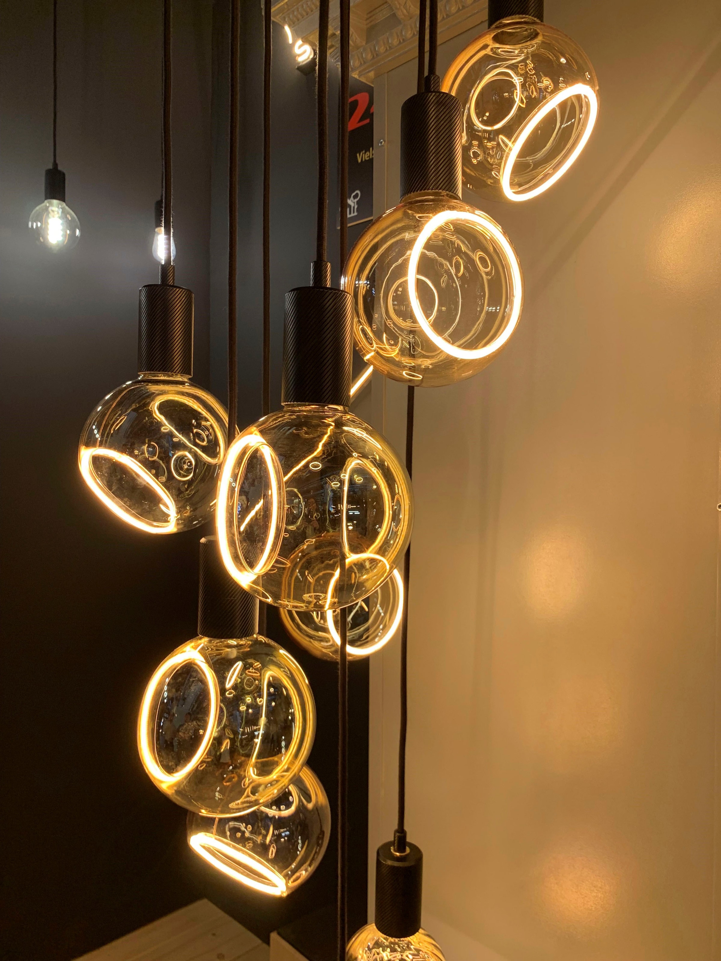 SEGULA LED-Leuchtmittel »LED Floating Globe 150 gold - 45°«, E27, 1 St., Extra-Warmweiß, LED Floating Globe 150 gold - 45°, E27, 4,5W, CRI 90, dimmbar