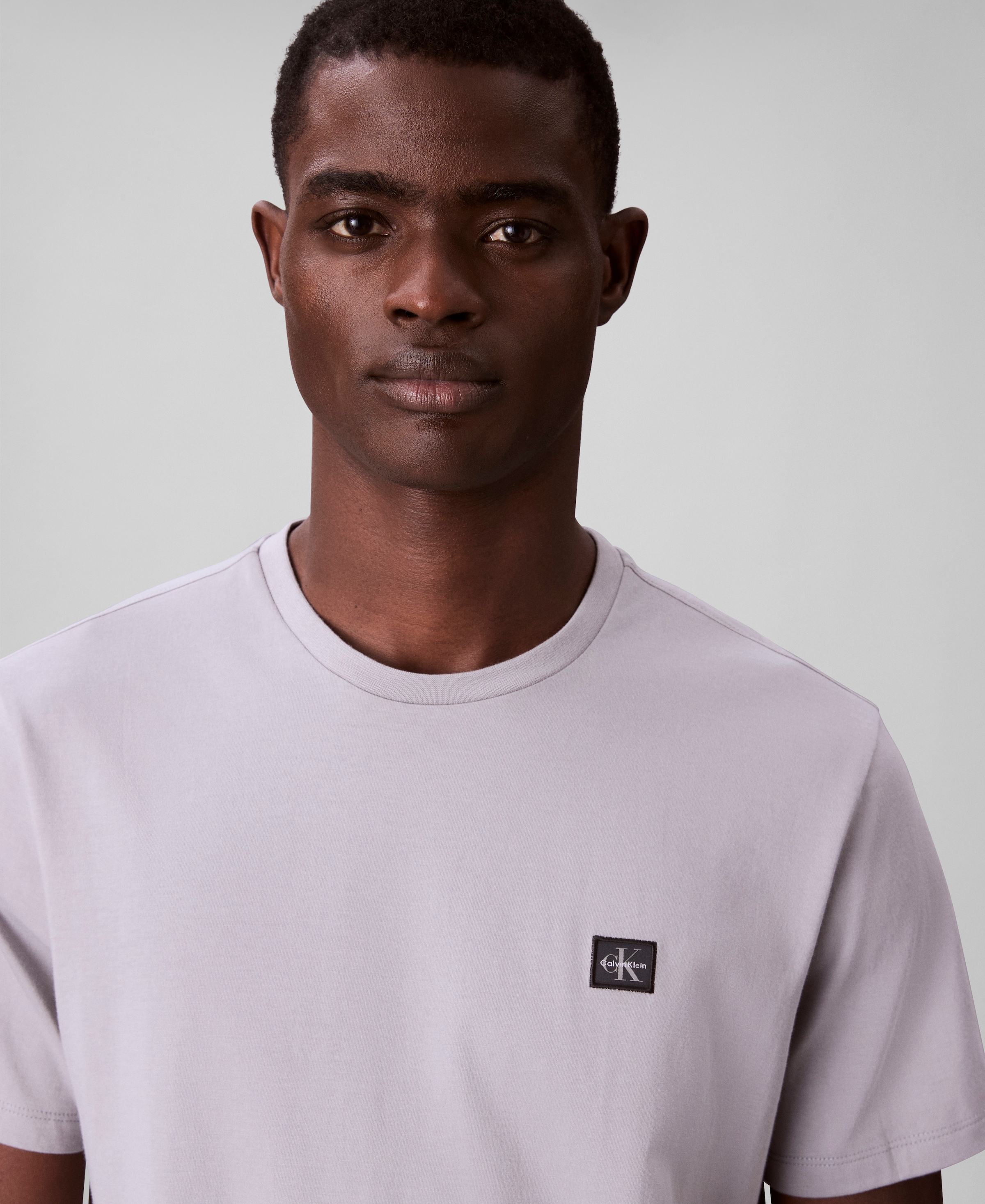Calvin Klein Jeans T-Shirt »SS BADGE 30S JERSEY CLASSIC TEE«, Mit Rundhalsausschnitt