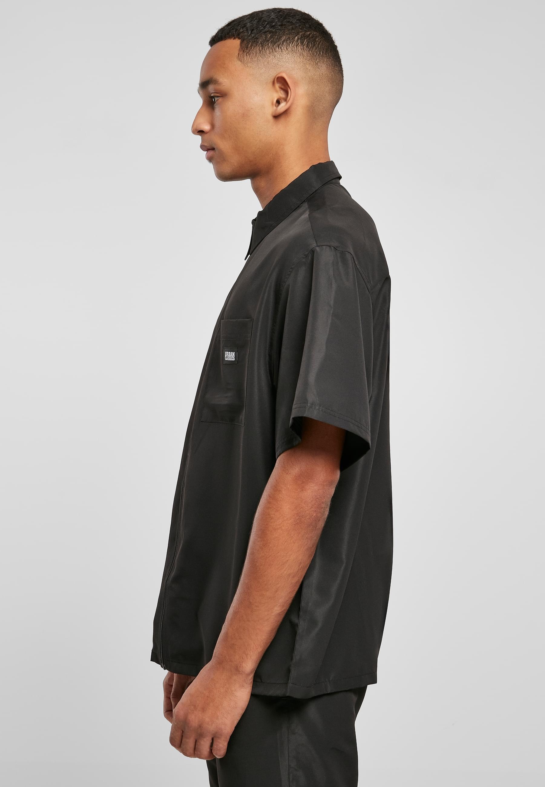 URBAN CLASSICS Langarmhemd »Urban Classics Herren Recycled Nylon Shirt«, (1 tlg.)