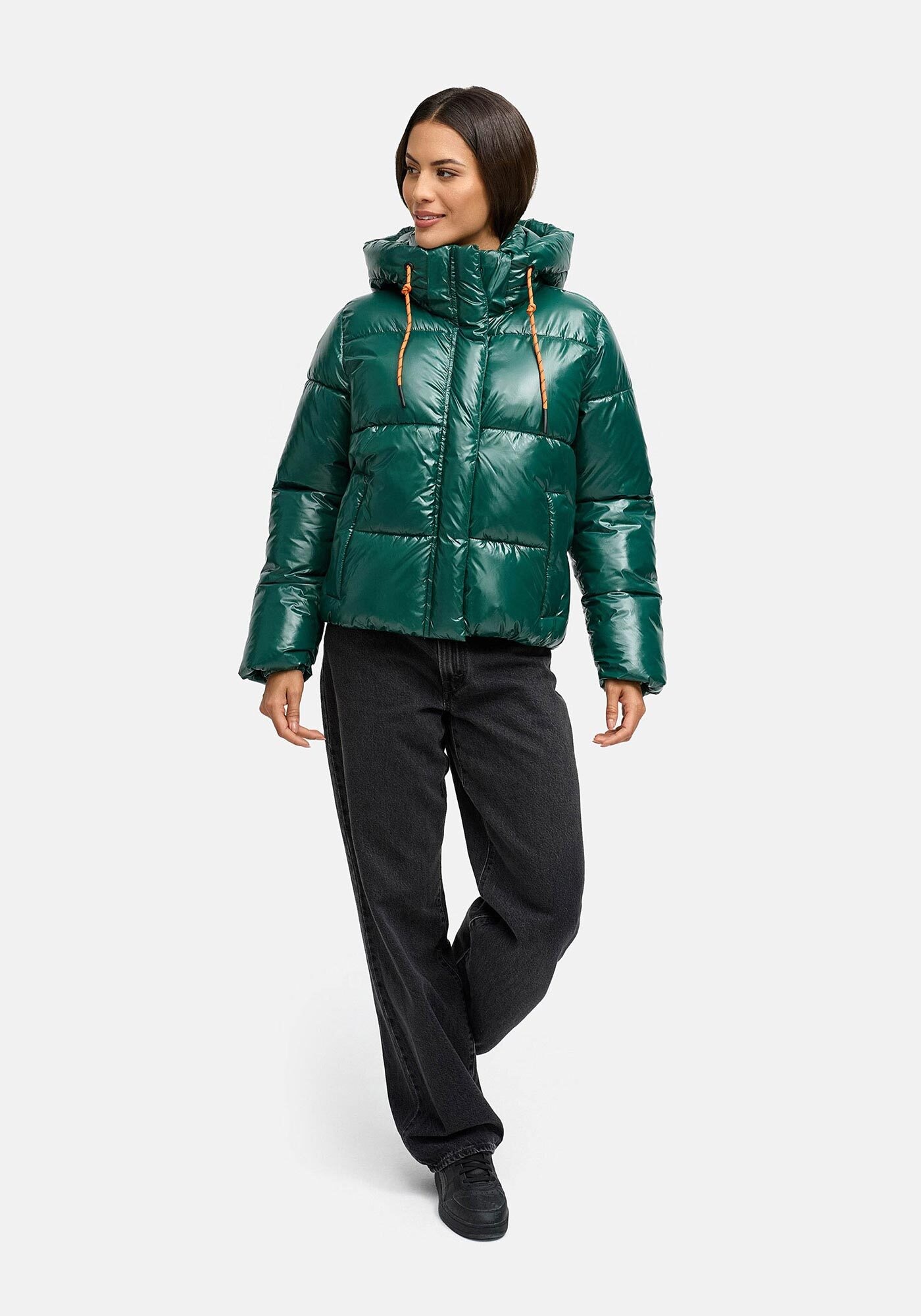 Marikoo Winterjacke »Skyraa«, Leicht glänzendes Obermaterial mit moderner Steppung