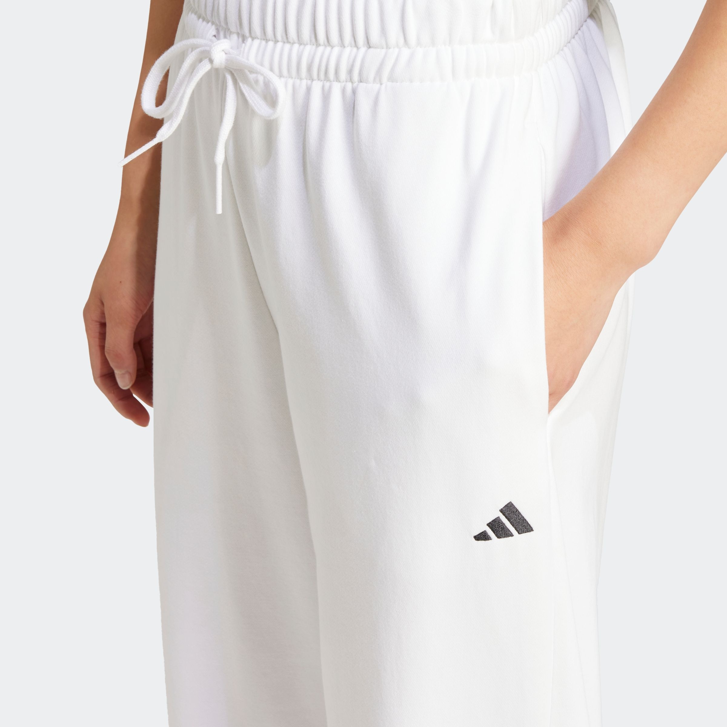 adidas Sportswear Sporthose »W SL FT CF PT«, (1 tlg.), Jogginghose aus weichem French Terry Material