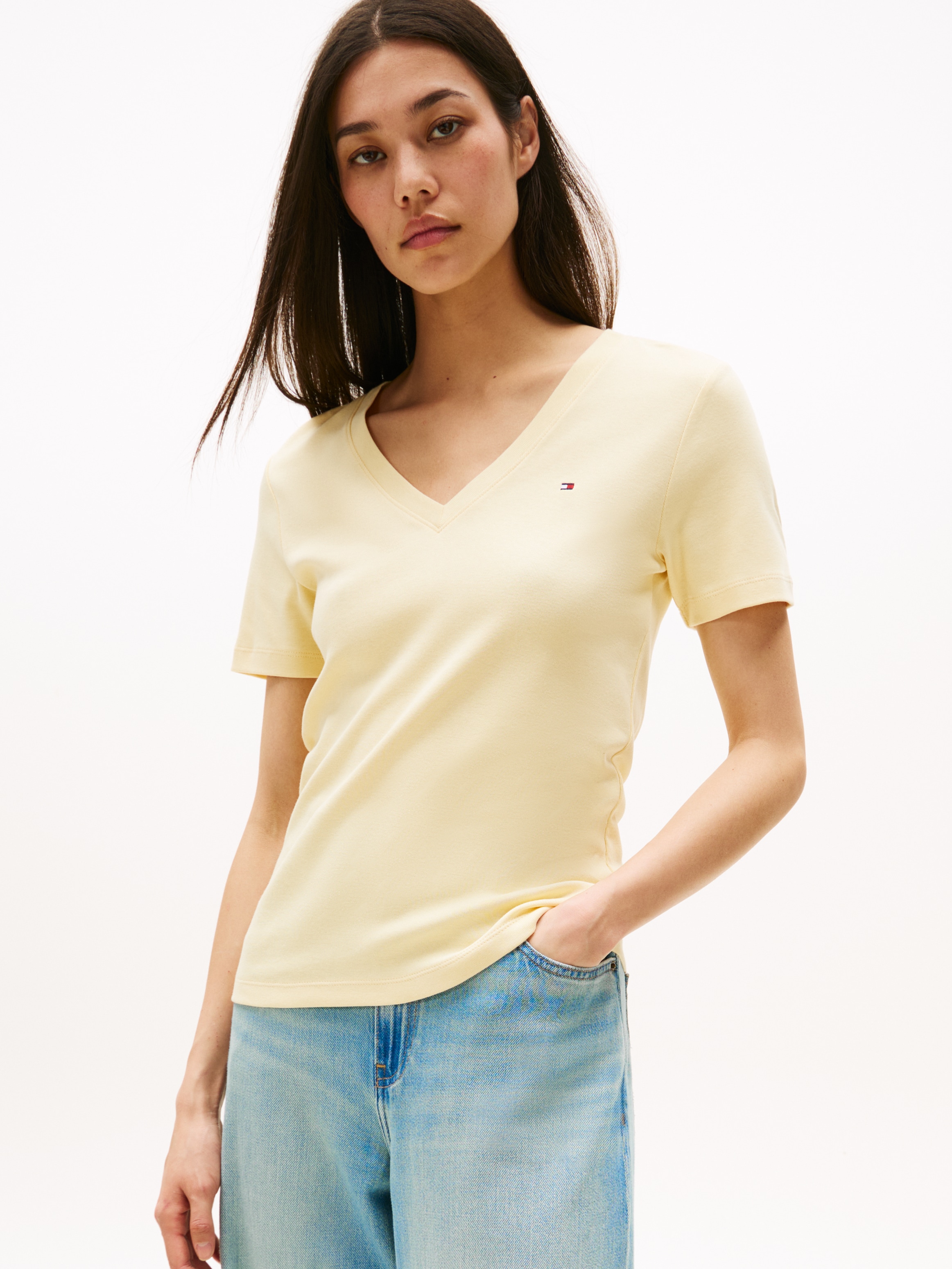 Tommy Hilfiger T-Shirt "SLIM CODY V-NK SS", mit Logostickerei günstig online kaufen