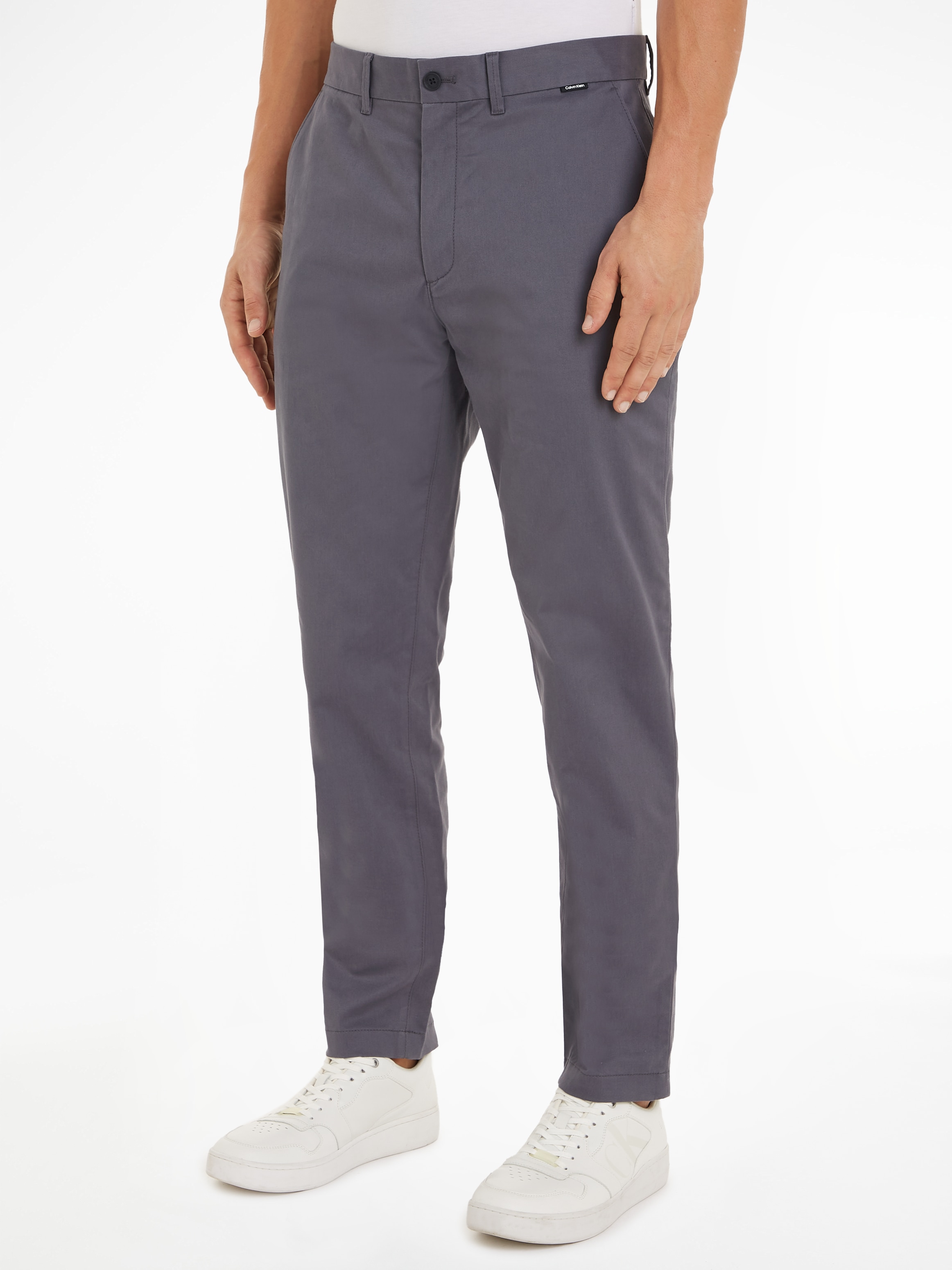 Chinohose »MODERN TWILL SLIM CHINO«, mit Logoprägung