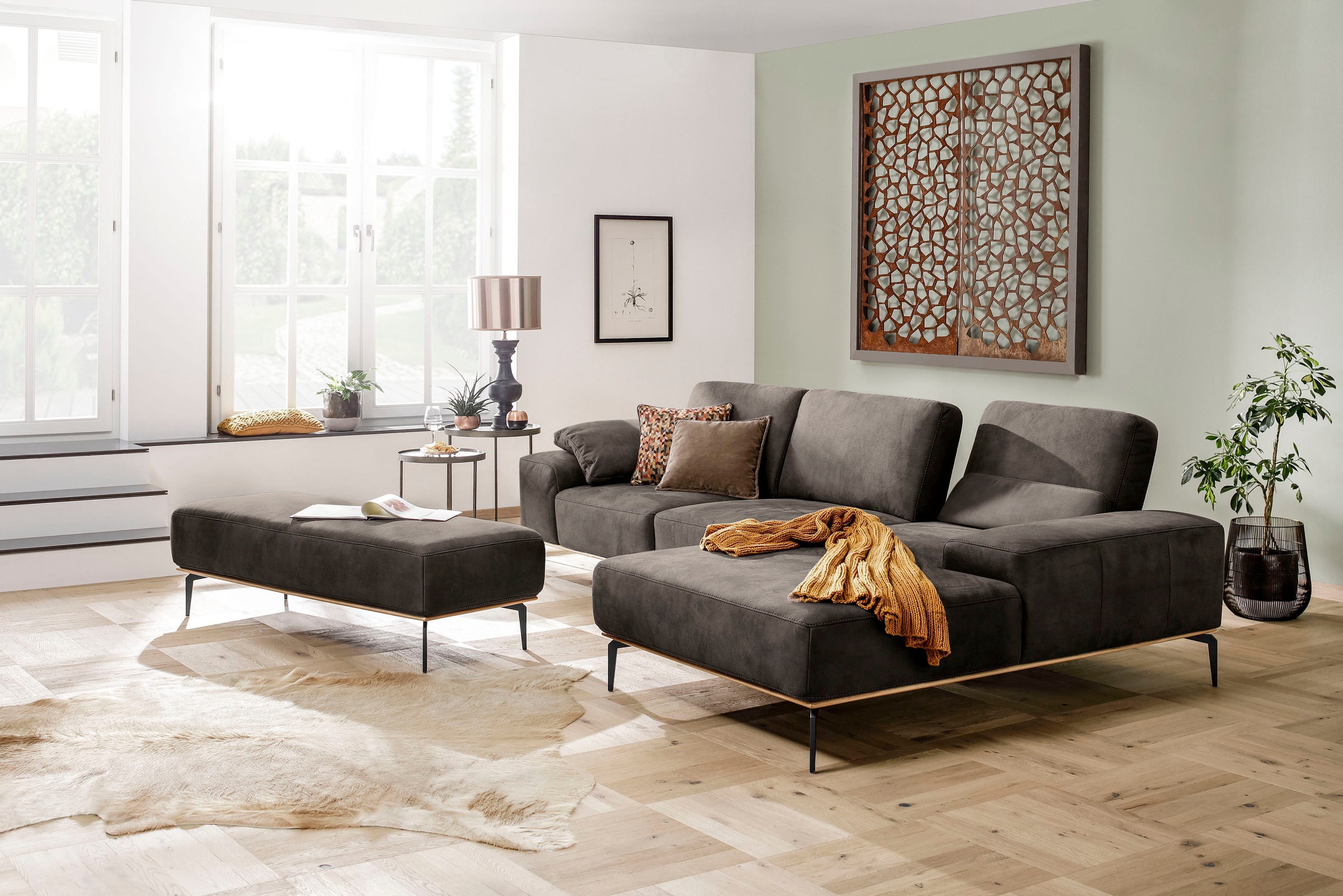 W.SCHILLIG Ecksofa »run, Designsofa mit tollem Sitzkomfort, bequem, L-Form«, mit Holzsockel, Füße in Schwarz pulverbeschichtet, Breite 319 cm