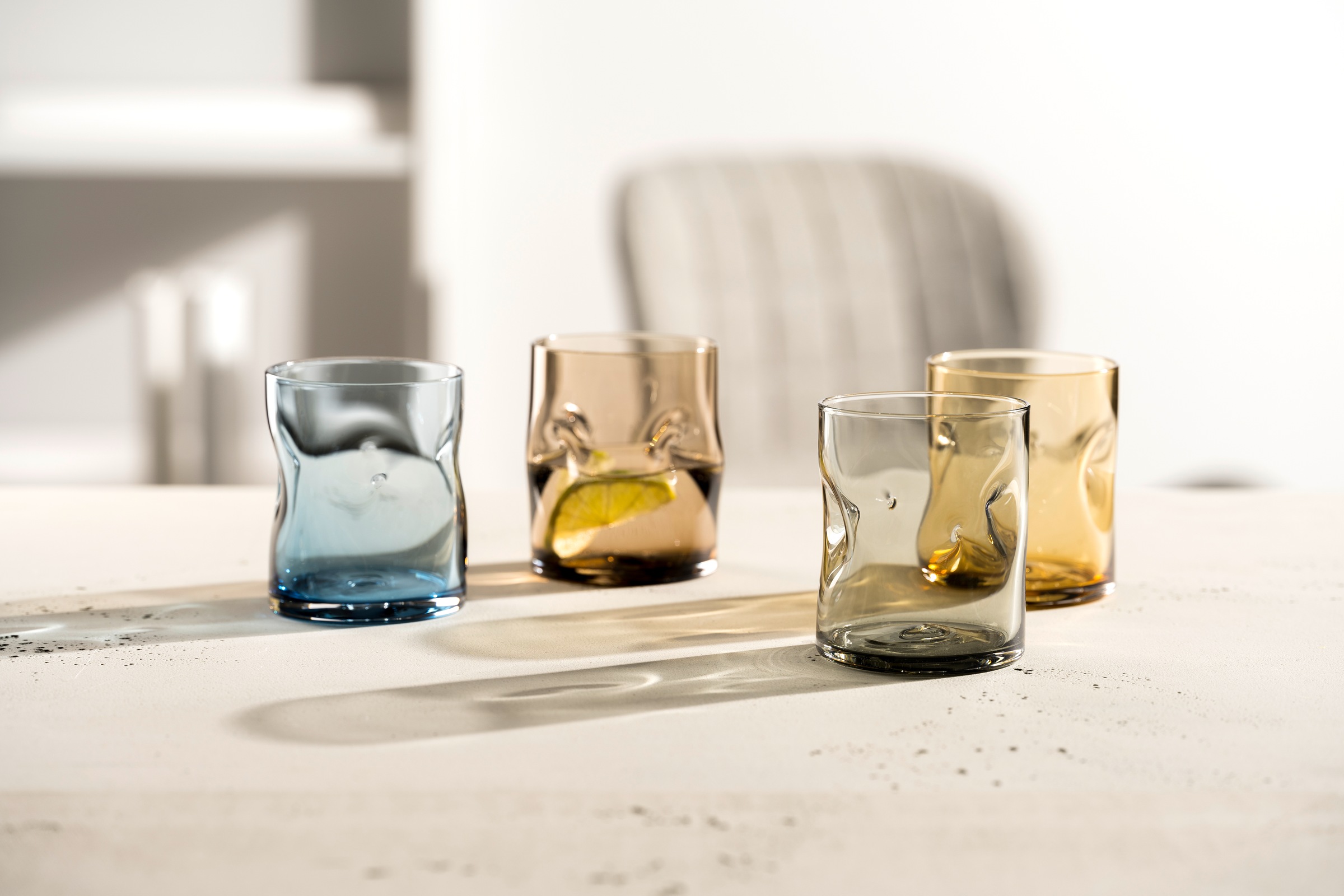 LEONARDO Gläser-Set »Trinkglas VESUVIO, 300 ml, 4er-Set«, (Set, 4 tlg.), konische Form, markantes Design - mit Einquetschungen