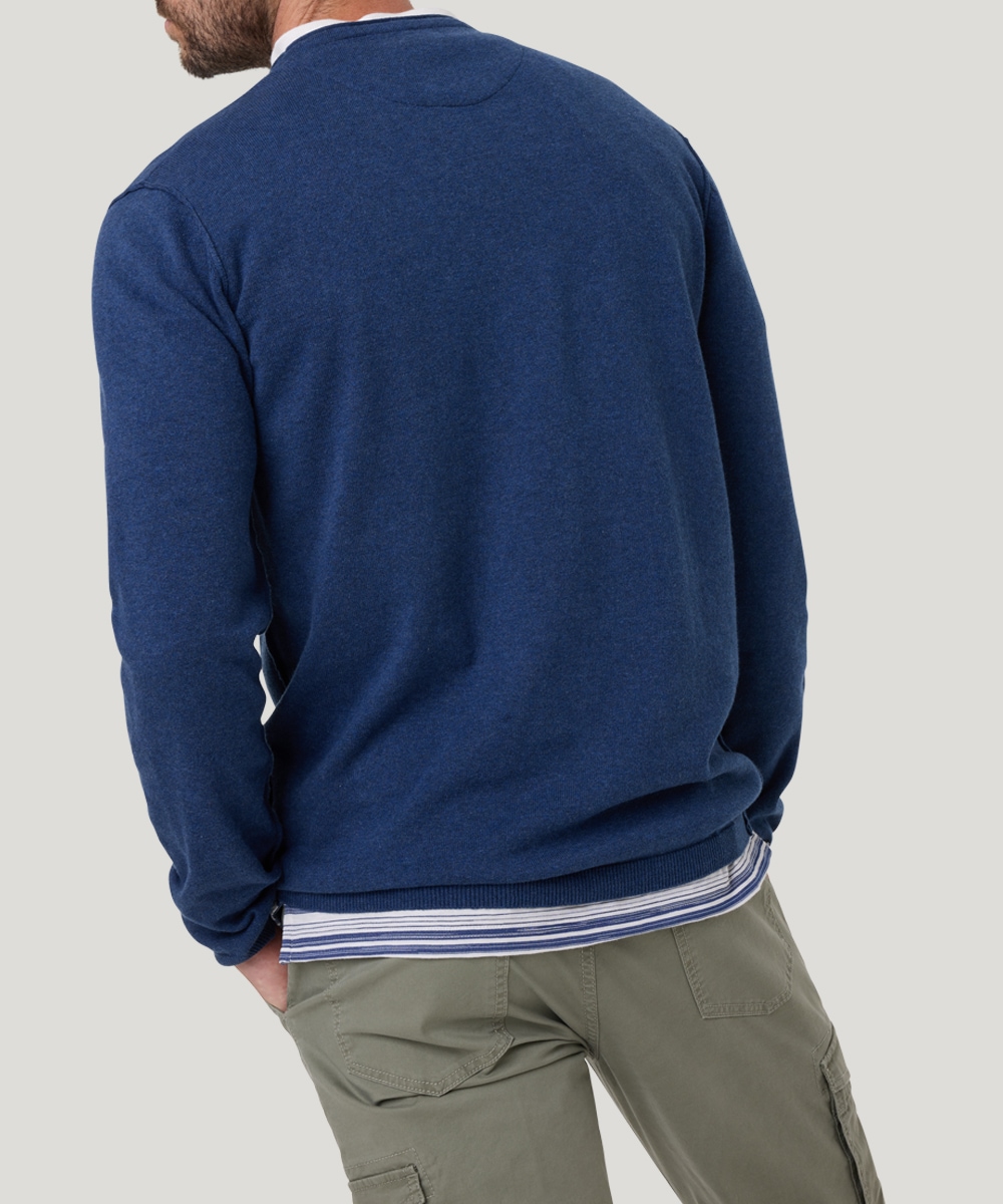 Pioneer Authentic Jeans Rundhalspullover, Ausschnitt mit Rollkante, Außennähte