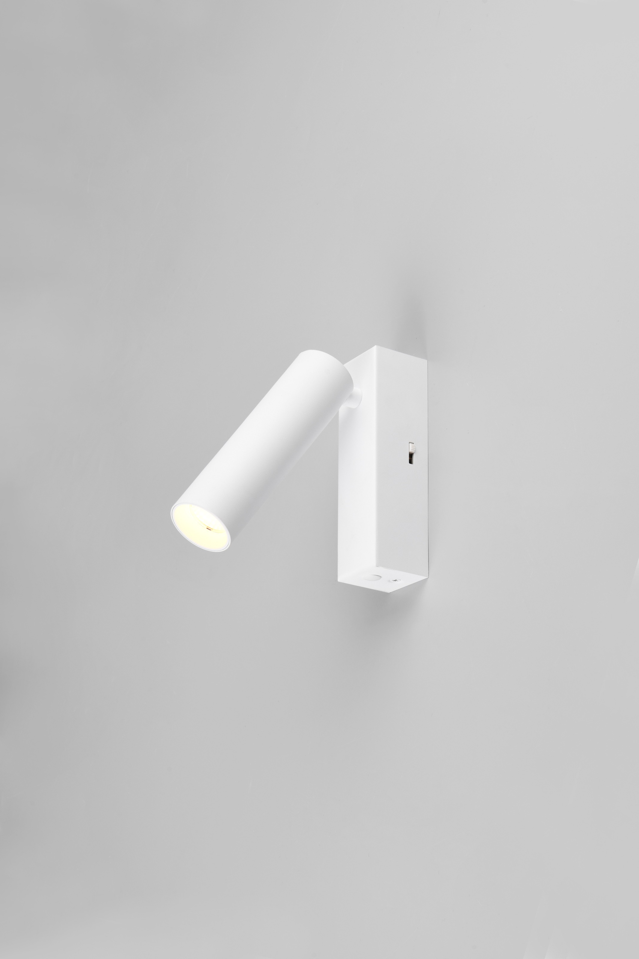 TRIO Leuchten LED Deckenstrahler »AMBALA, LED Spot, 500 Lumen CCT 2300/3000/4000K« LED-Board 1 Stk. Farbwechsler | warmweiß - kaltweiß in 3 Stufen dimmbar per Wandschalter, drehbar schwenkbar Spot