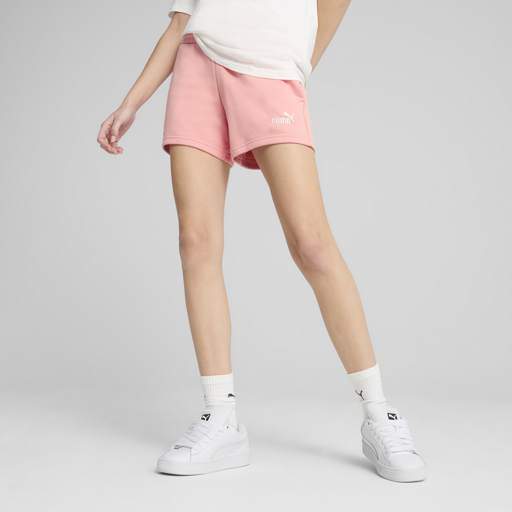 PUMA Sporthose »ESS Small No. 1 Logo 4'' Shorts Damen«