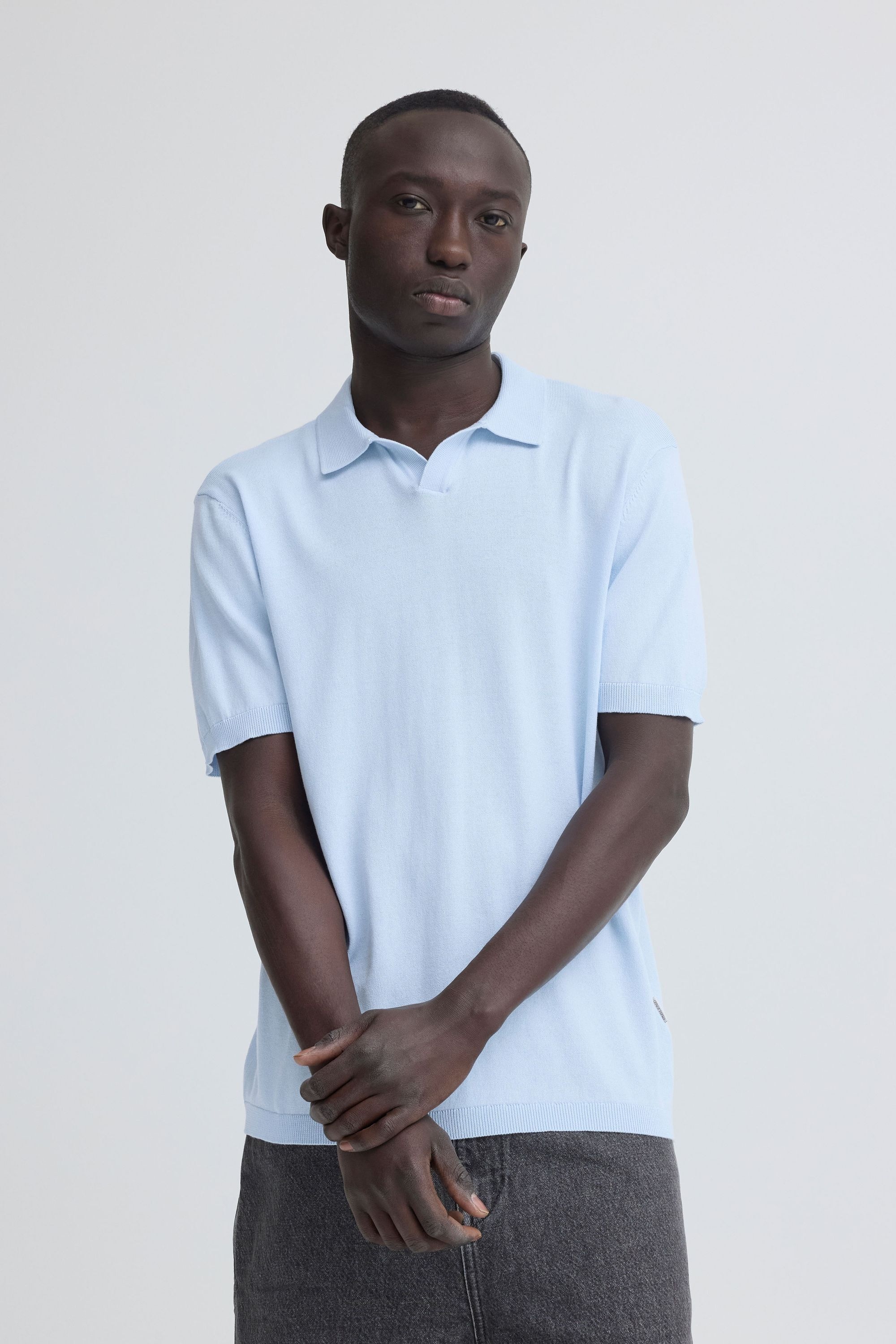 Blend Poloshirt "BHDao Polo" Modernes Feinstrick-Shirt mit V-Ausschnitt und günstig online kaufen