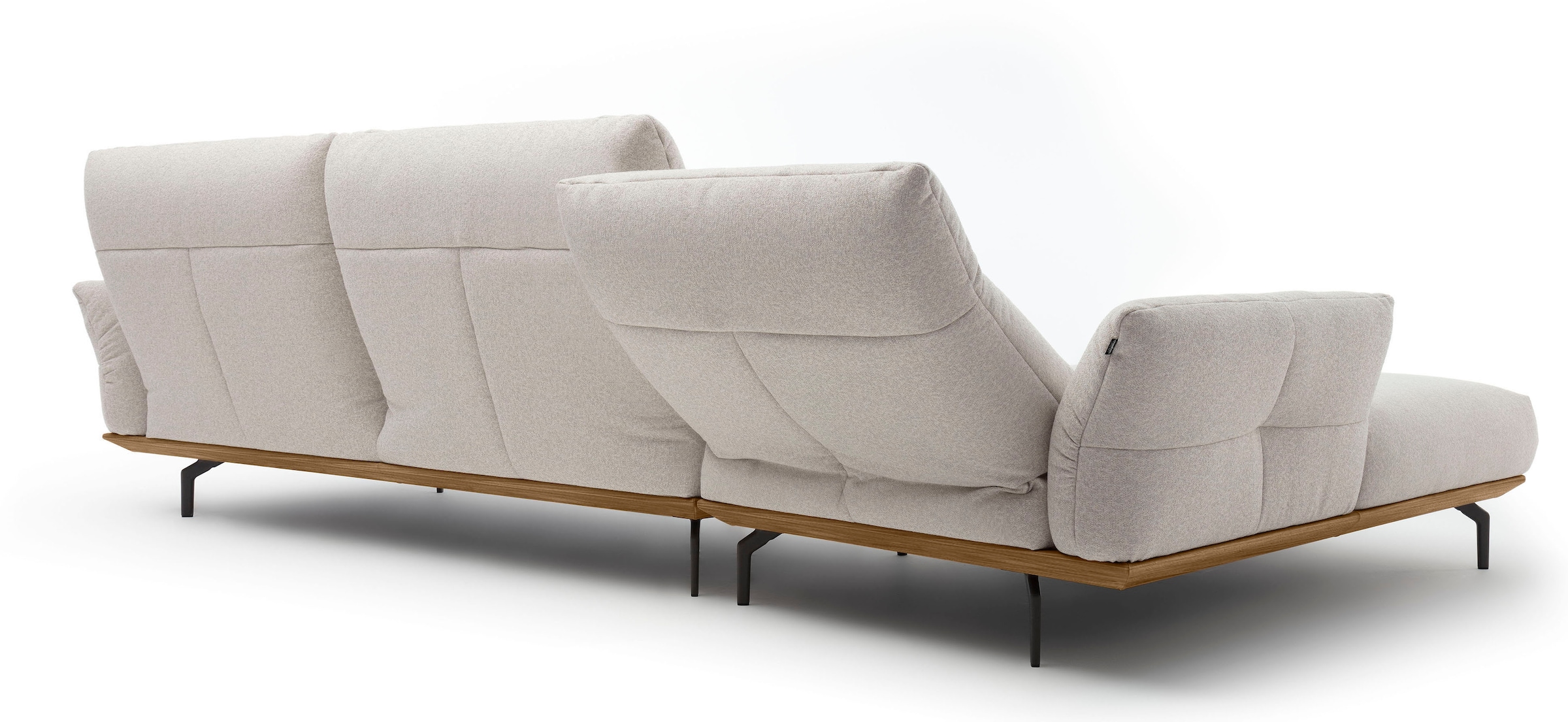 Creation BY ROLF BENZ Ecksofa »CR.460 Designsofa mit erstklassigem Sitzkomfort« Sockel in Nussbaum, Winkelfüße in Umbragrau, Breite 338 cm