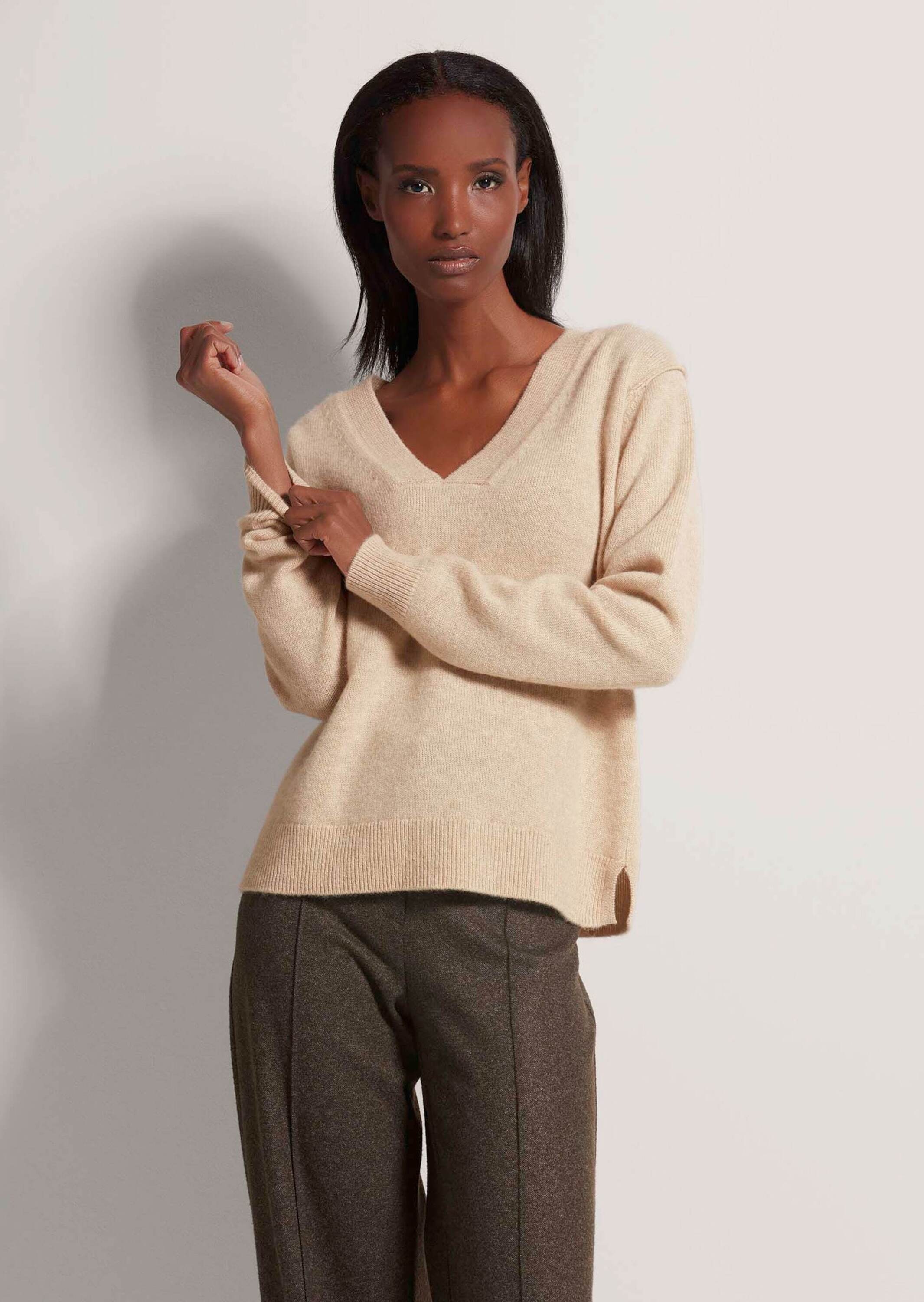 MADELEINE Longpullover »Pullover Kurzer V-Pullover mit Good Kaschmir«