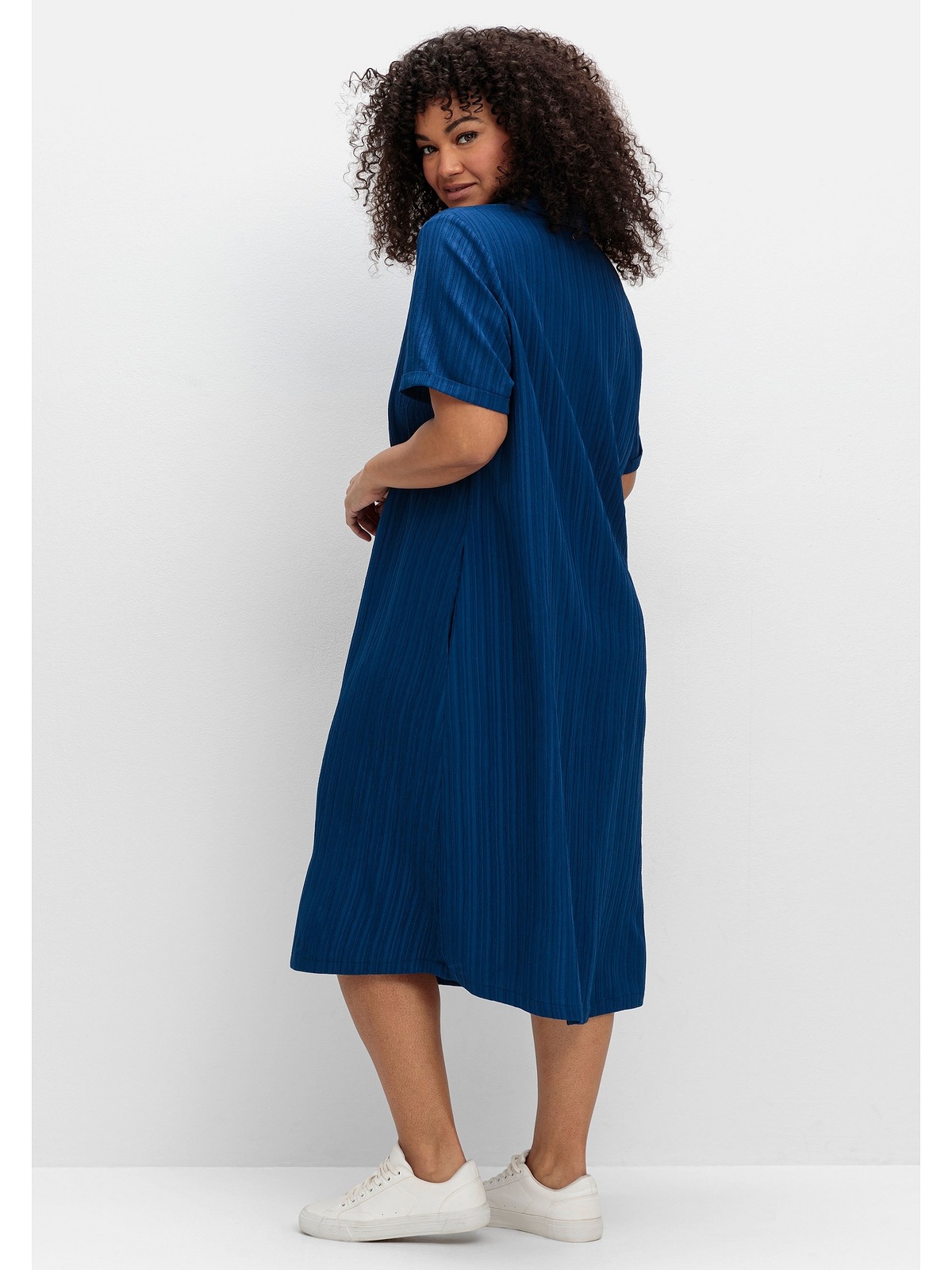 Sheego Sommerkleid "Große Größen", mit Polokragen, in Längsstruktur günstig online kaufen