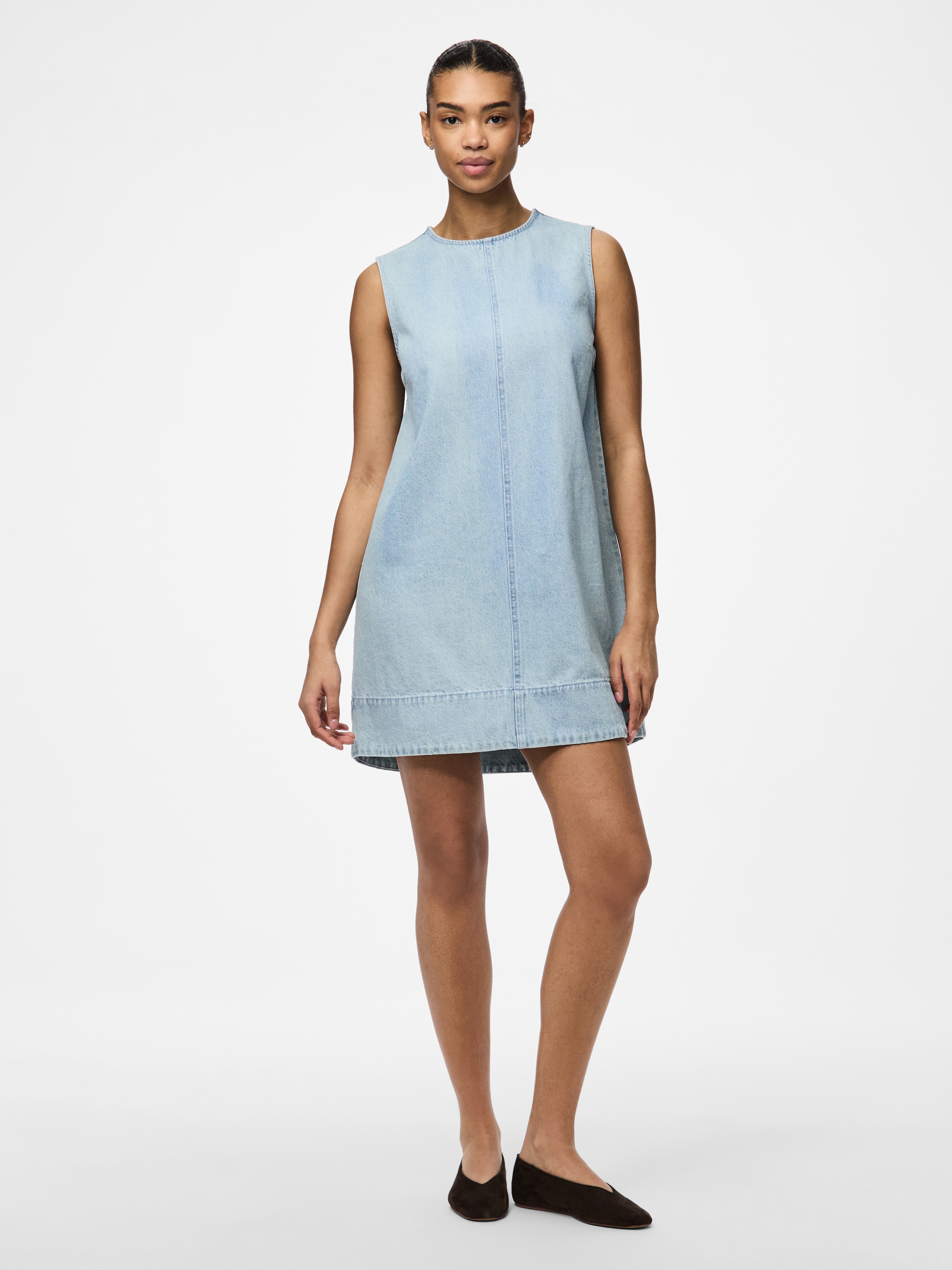 pieces Jeanskleid »PCFLORA SL MINI DENIM DRESS NOOS« mit A-Linien-Schnitt