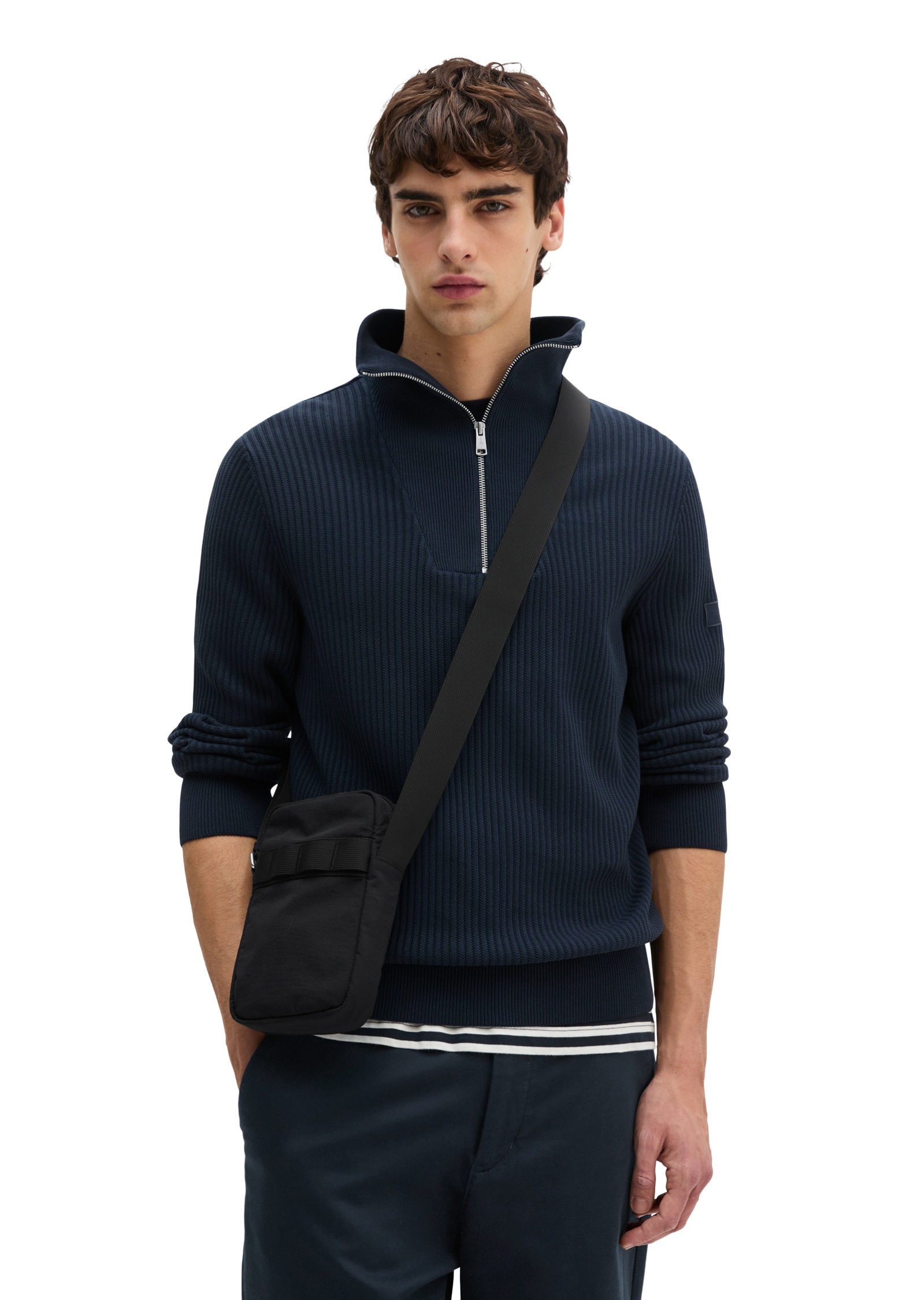 Marc O'Polo Umhängetasche »aus recyceltem Polyamid«