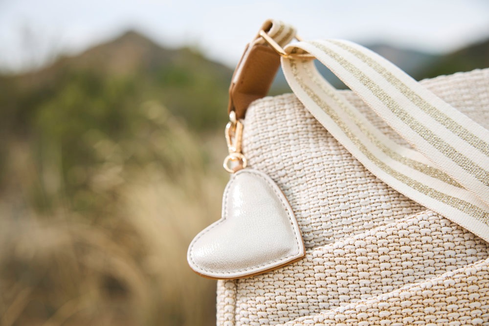 Rieker Umhängetasche Damen Handtasche, Schultertasche mit Herz-Anhänger günstig online kaufen