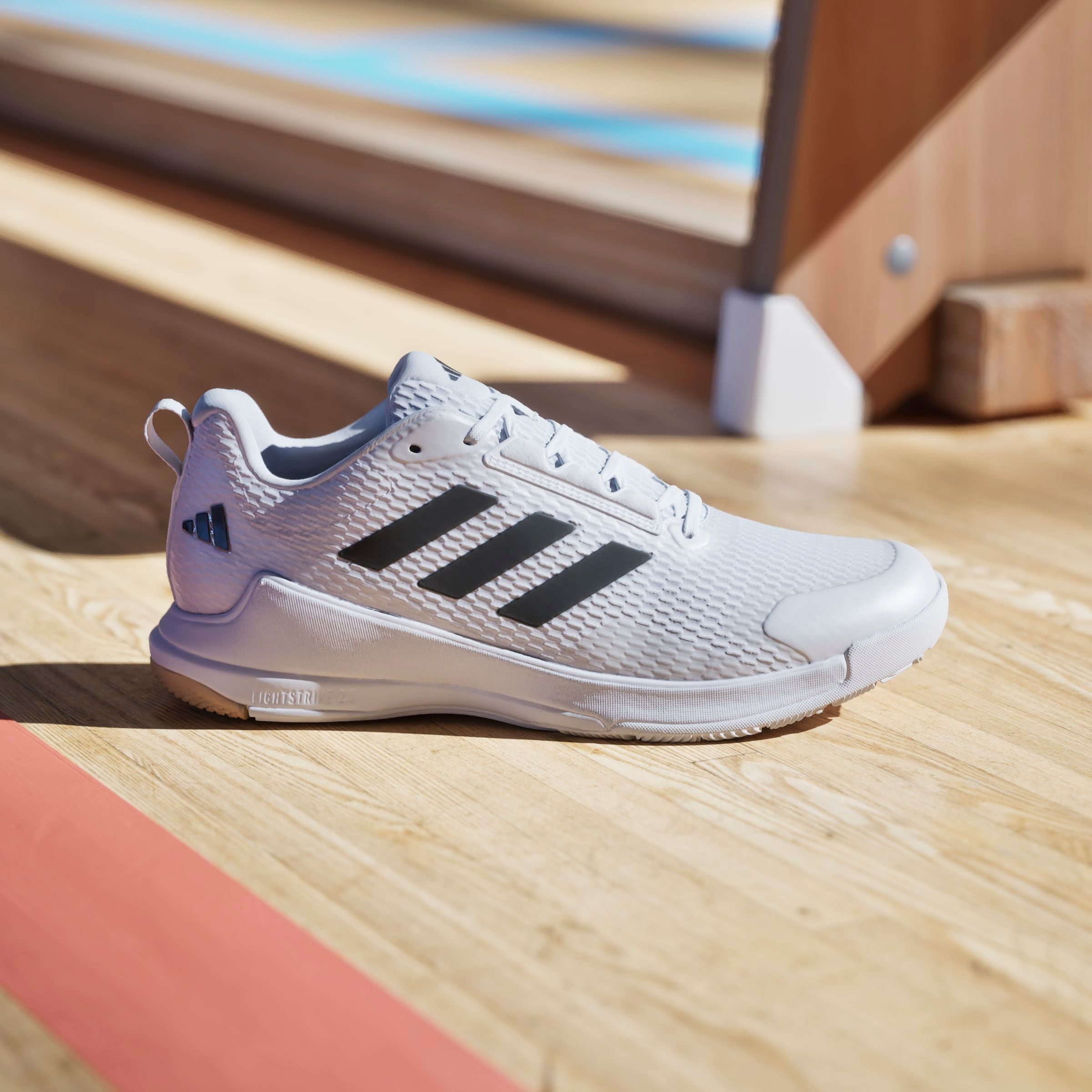 adidas Performance Hallenschuh »NOVAFLIGHT 2 INDOOR«, besonders geeignet für Volleyball