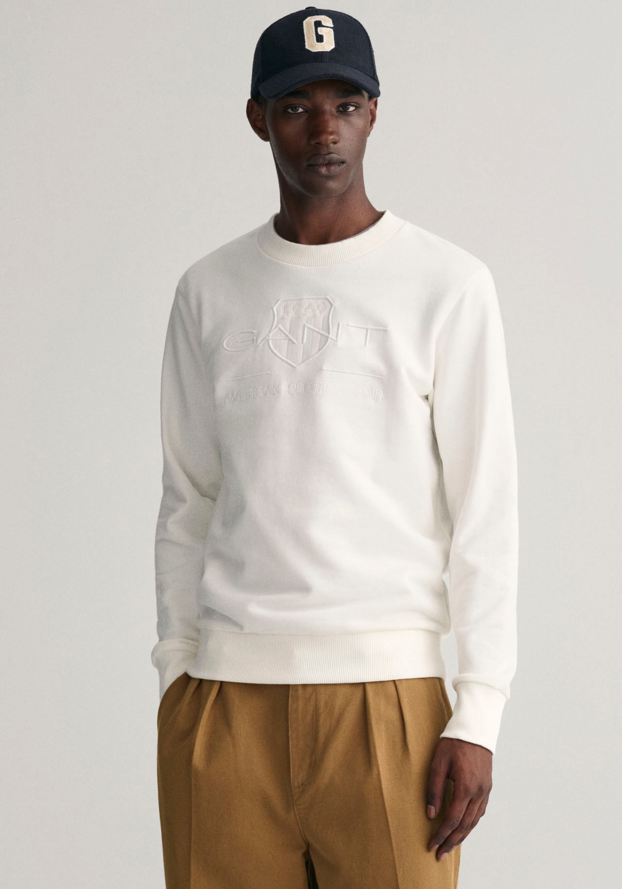 Gant Sweatshirt »D1. TONAL ARCHIVE SHIELD C-NECK«, mit Logostickerei auf  der Brust ▷ für | BAUR