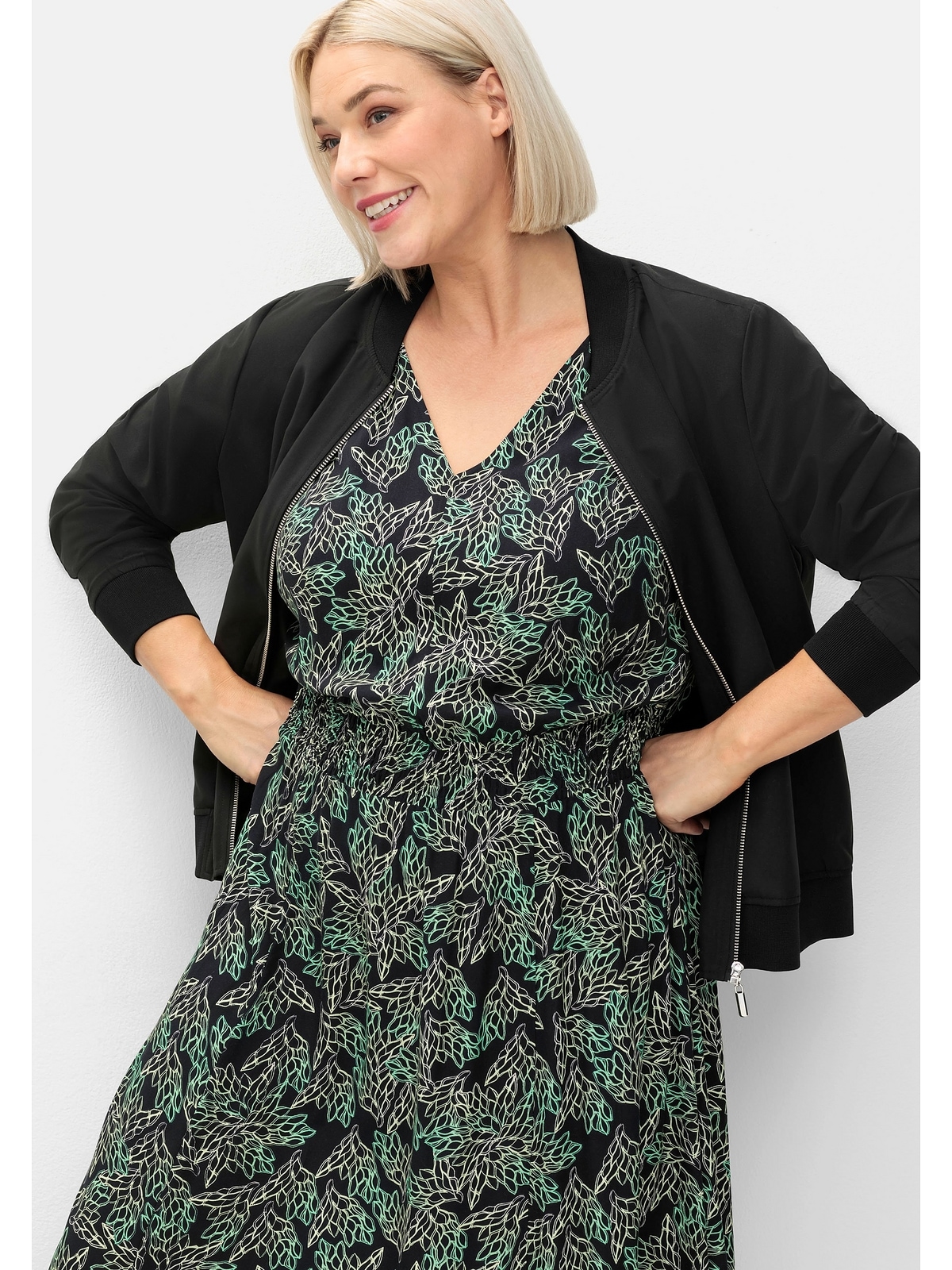 Sheego Maxikleid »Große Größen«, mit Alloverdruck und gesmokter Taille
