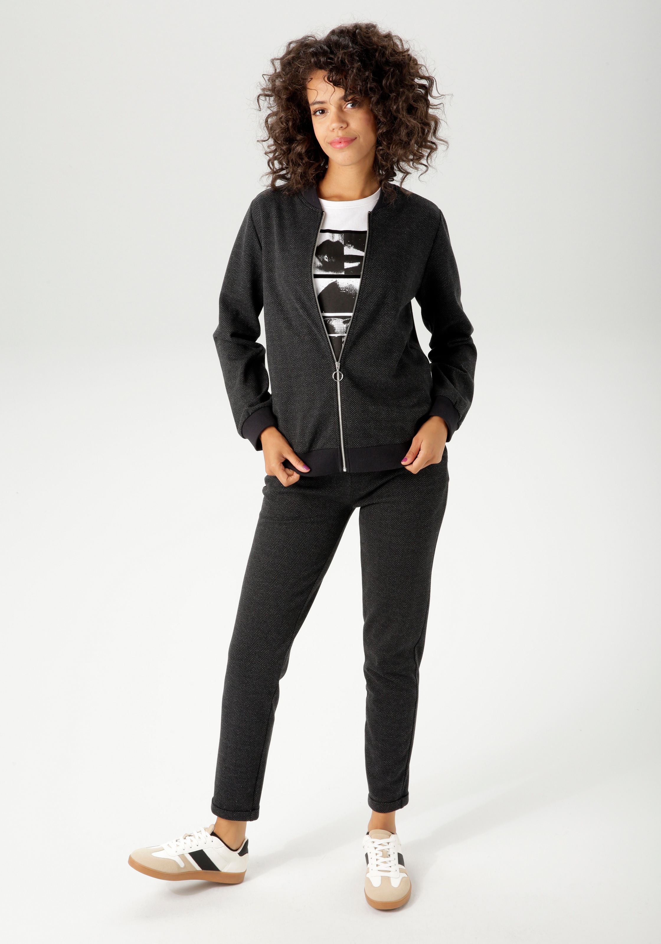 Aniston CASUAL Blouson, mit trendigem Fischgrat-Muster - NEUE KOLLEKTION