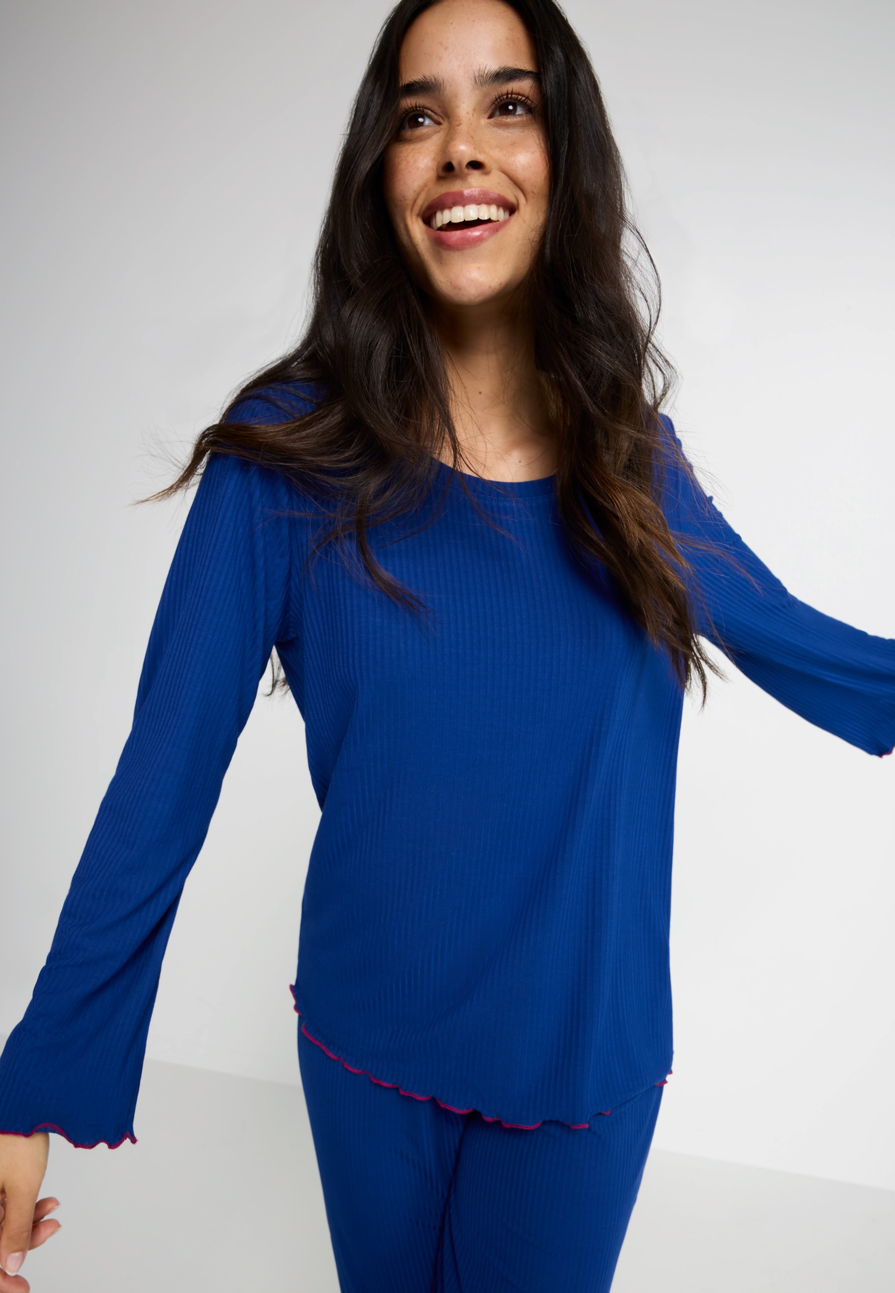 LSCN by LASCANA Pyjama Set, 2 Stk. mit süßen Kräuselsäumen