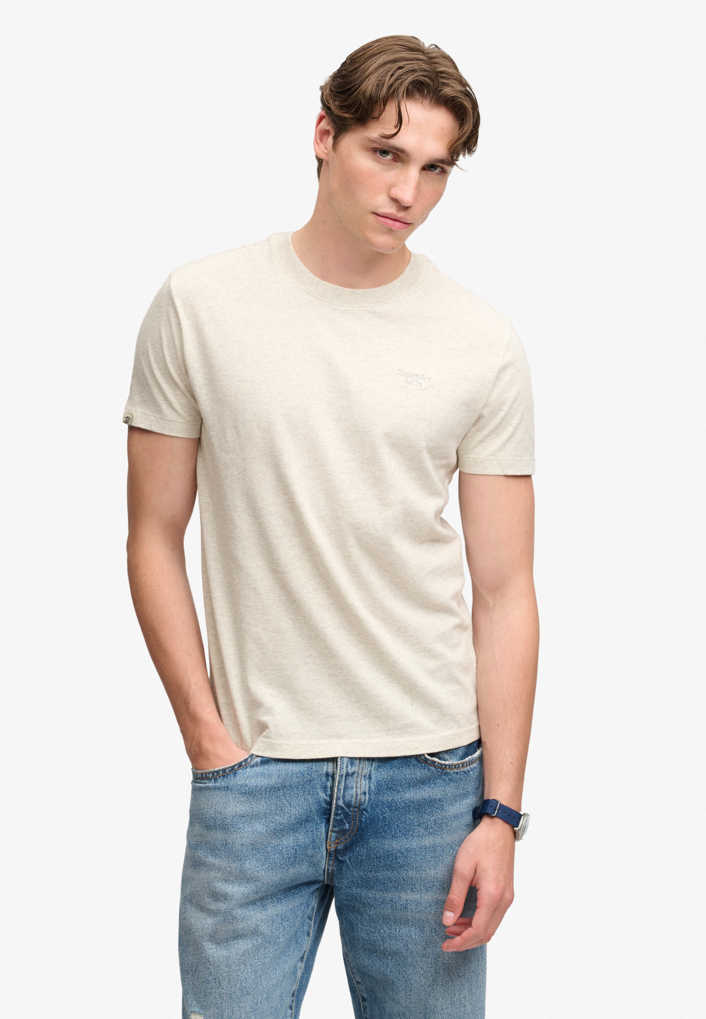 Superdry Rundhalsshirt "ESSENTIAL SERIF LOGO EMB TEE" Baumwolle, regular fit