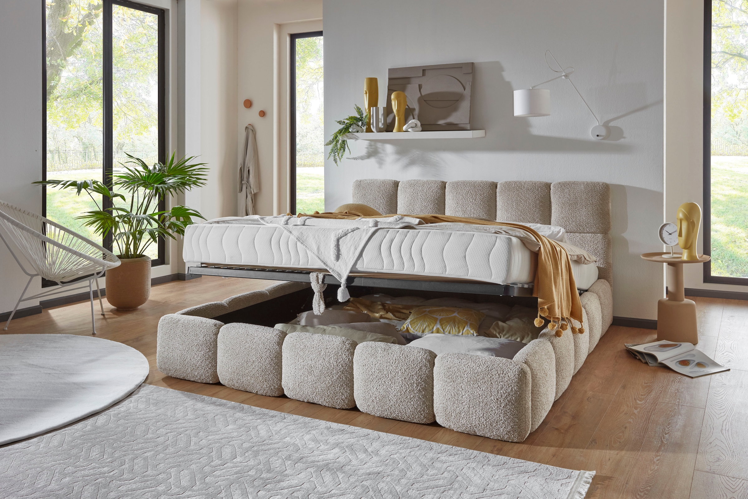 ATLANTIC home collection Polsterbett »"Jane" mit großen Stauraum«, luxurious gepolstertes Kopfteil und Rahmen, Bezug mit Bouclécharakter