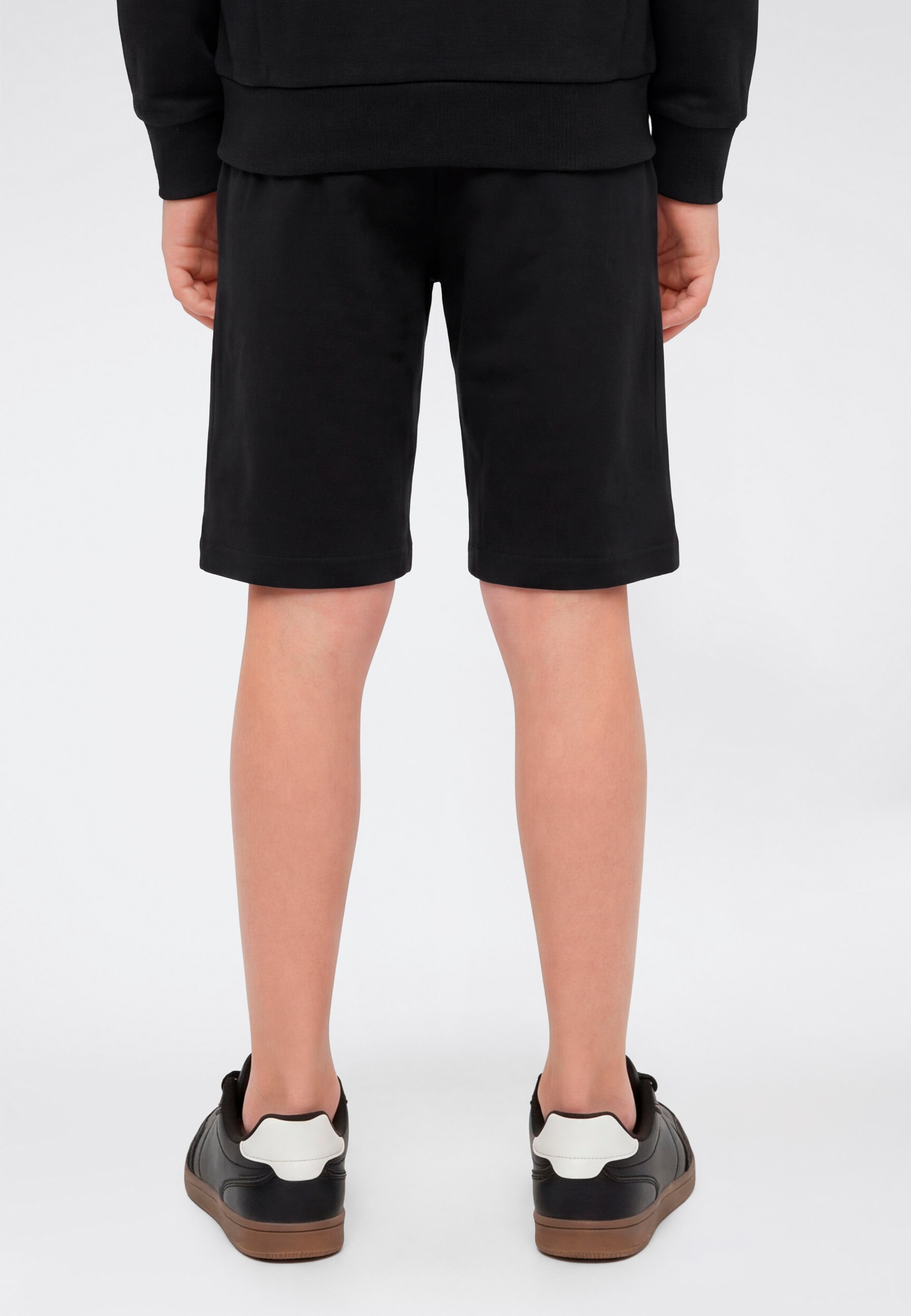 Champion Cargoshorts »Graphic Bermuda«  aus Baumwolle, mit praktischen Taschen, sportlicher Stil