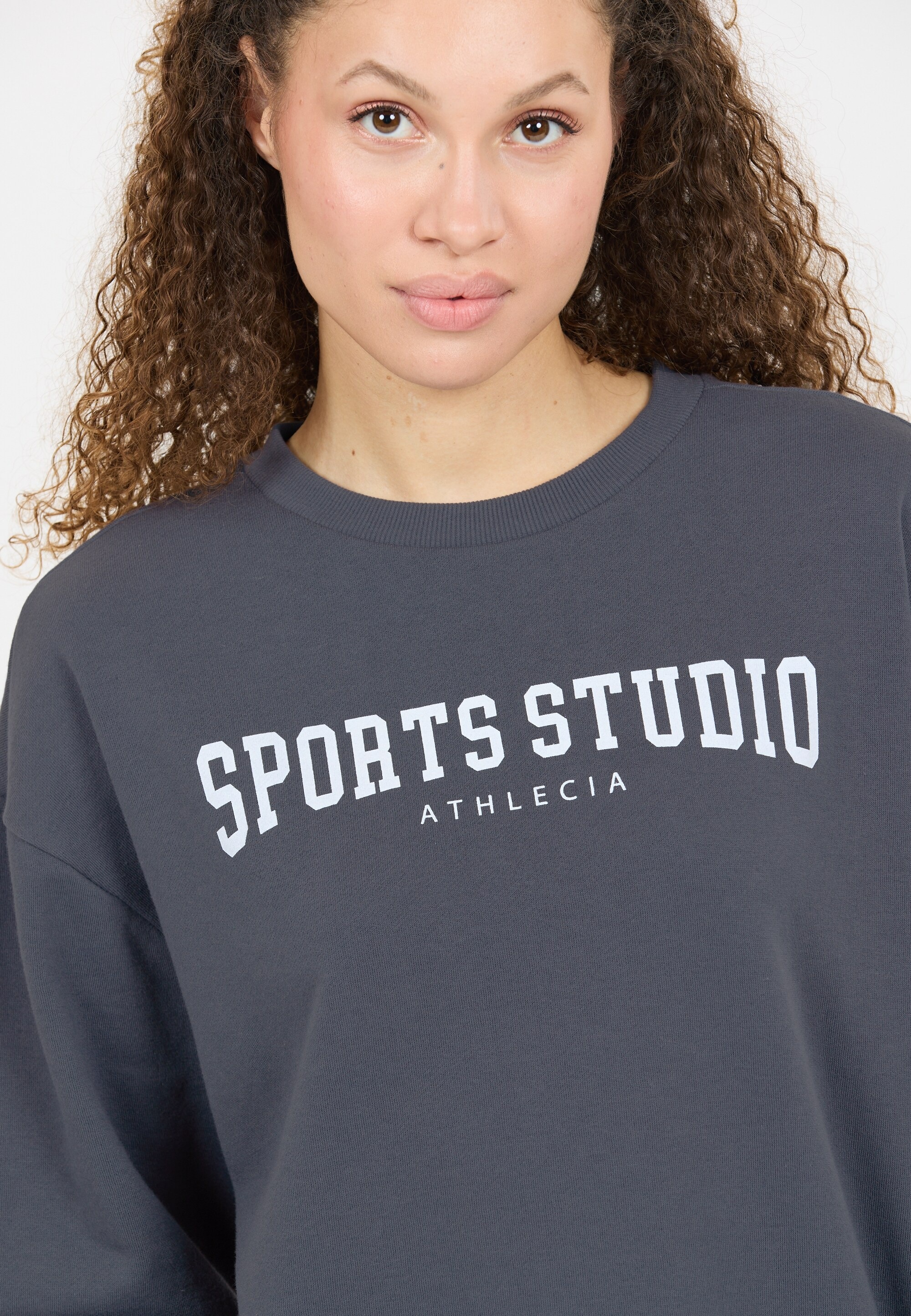 ATHLECIA Sweatshirt »Giannis«, mit atmungsaktivem Design