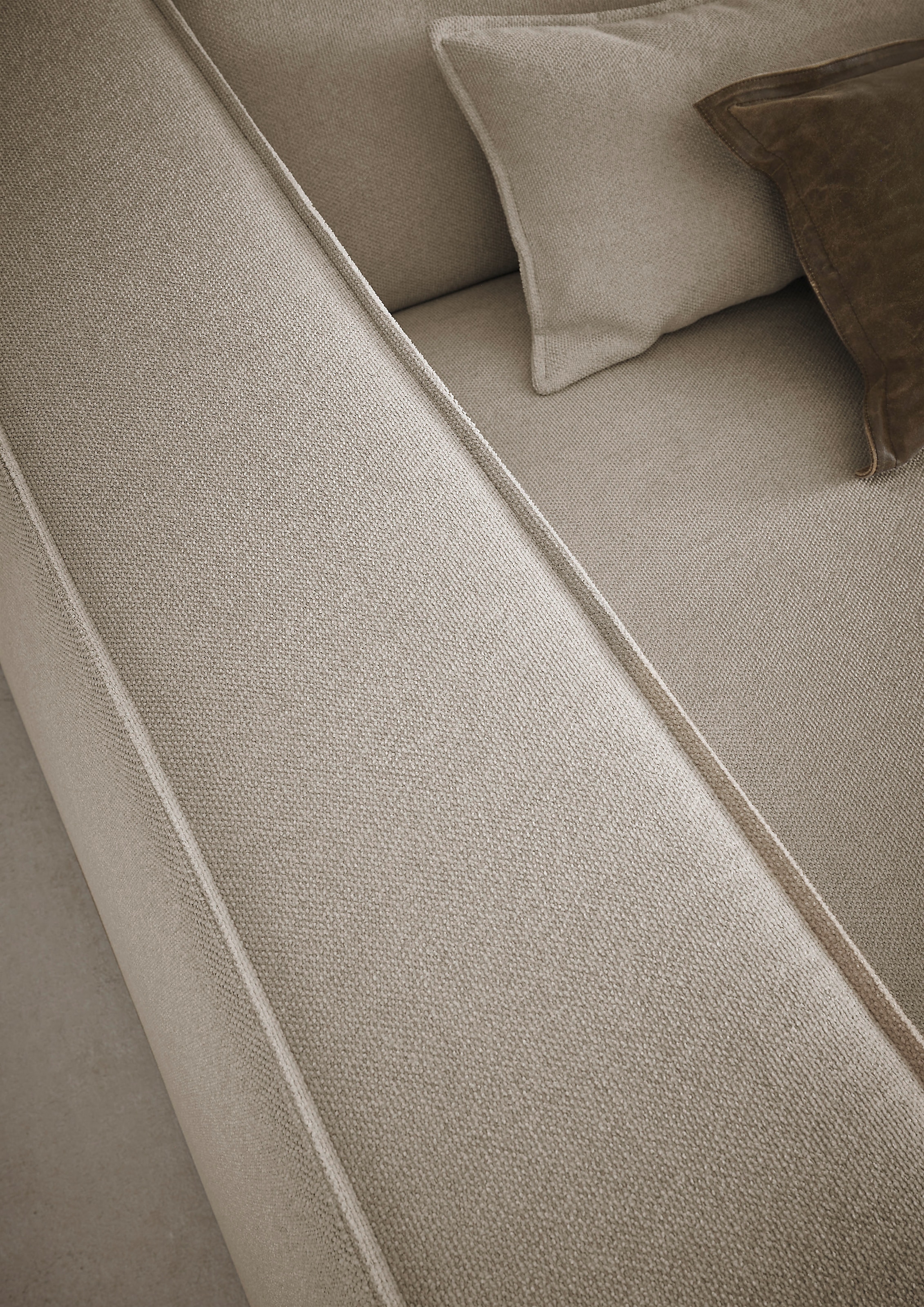 LeGer Home by Lena Gercke Ecksofa »PIARA XXL, Big-Sofa in Cord oder Leinenoptik, L-Form, mit Kedernaht«, wahlweise Ottomane rechts/links, schwarze Füße, extra tiefe Sitzfläche