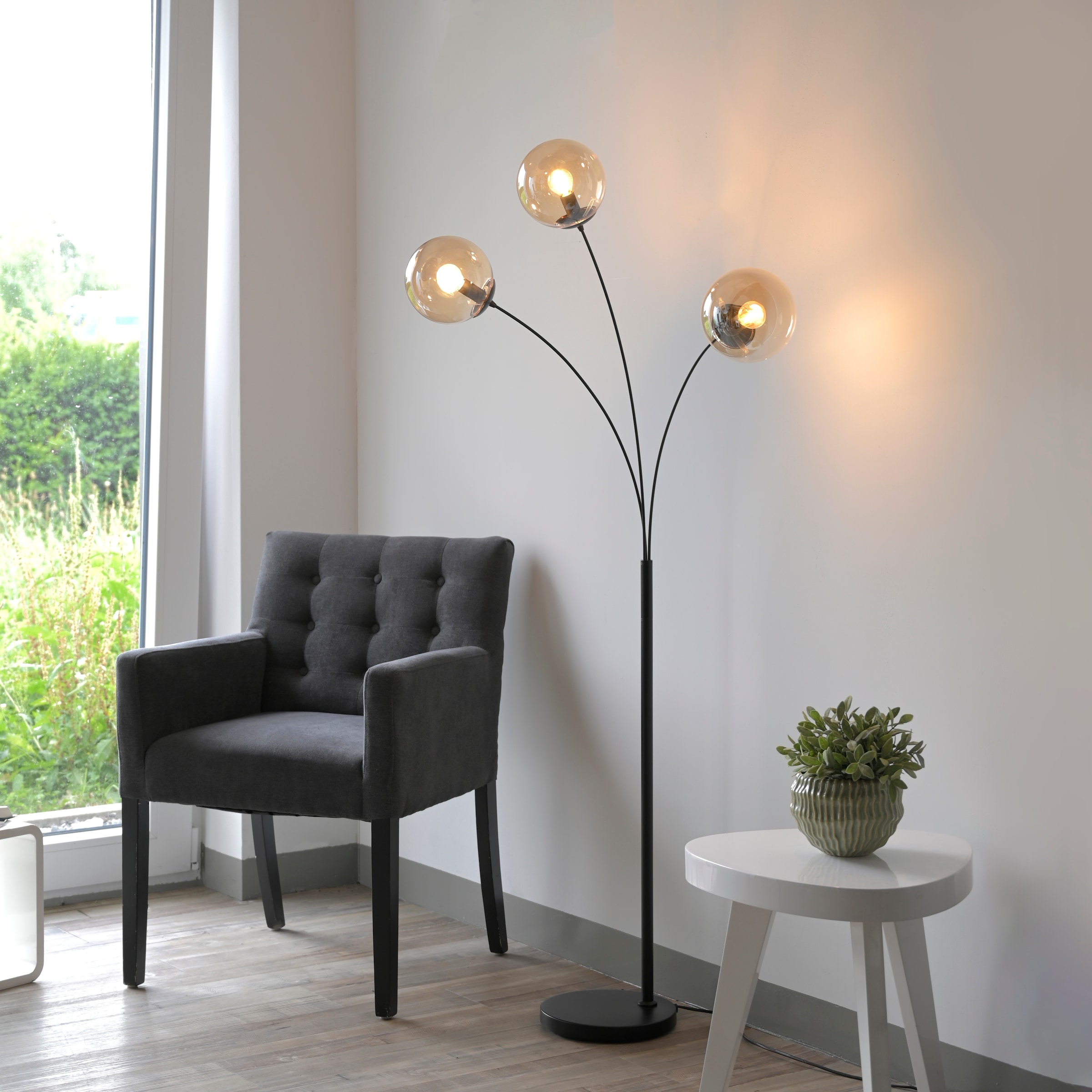 OTTO HOME Stehlampe "Nellin", 3, Ø 16cm H: 160cm, schwarz, Wohnzimmer, Leuchten, Stehleuchte mit großen Glaskugeln amberfarben oder opal matt weiß