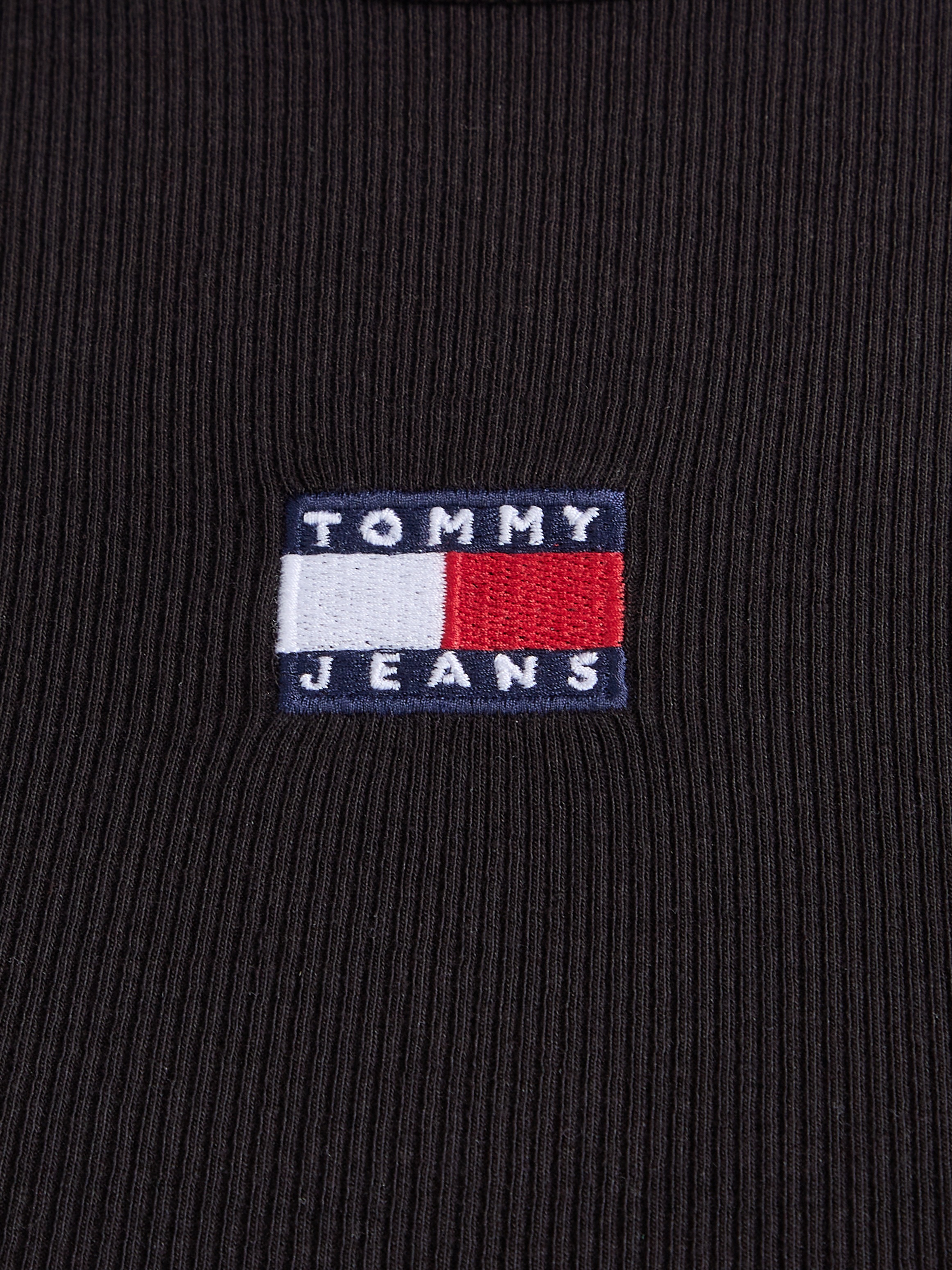 Tommy Jeans Rundhalsshirt »TJW SLIM BADGE RIB TEE«, in Rippoptik, mit Logo-Stickerei