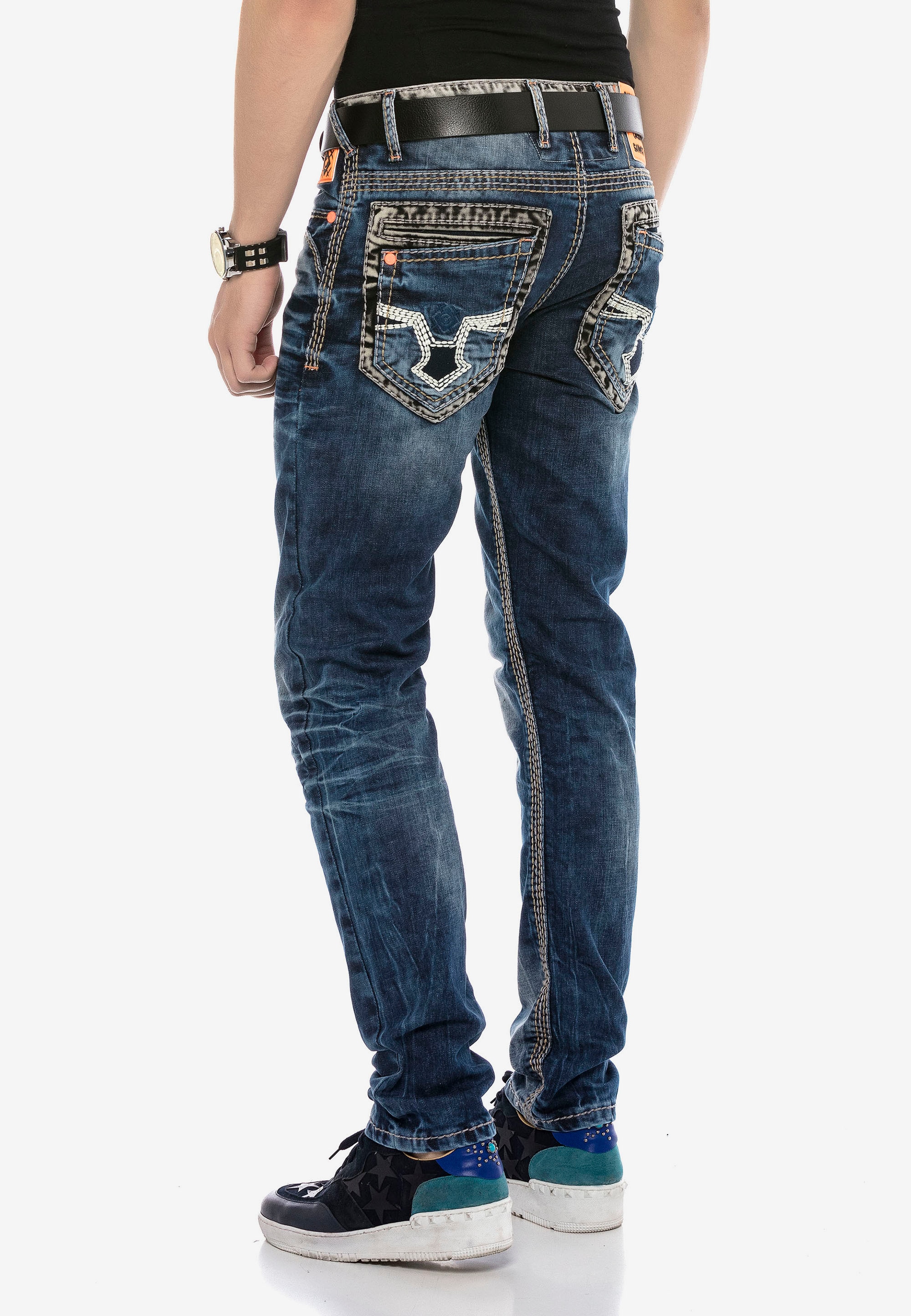 Cipo & Baxx Bequeme Jeans, mit breiten Ziernähten