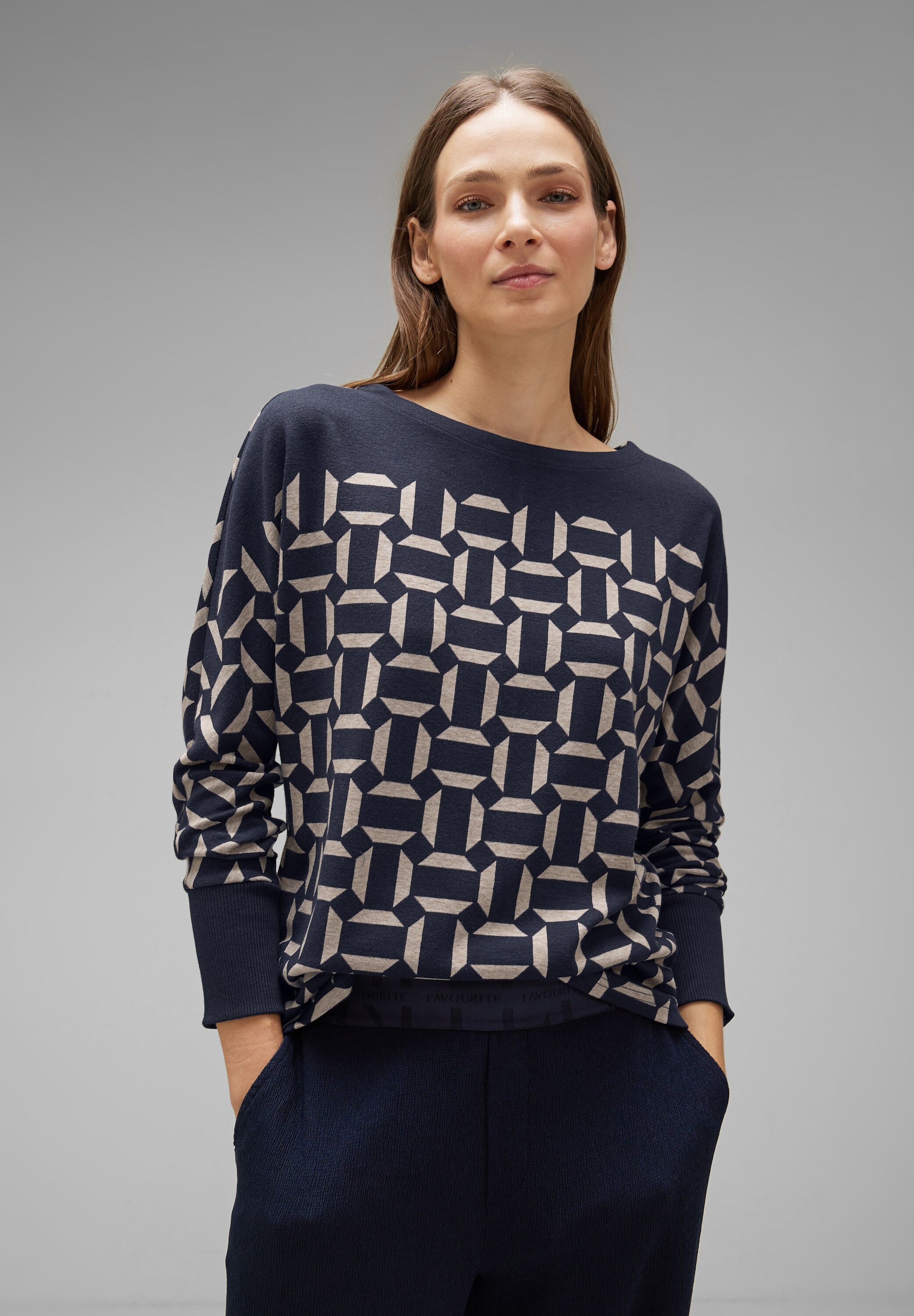 Langarmshirt, mit U-Boot-Ausschnitt