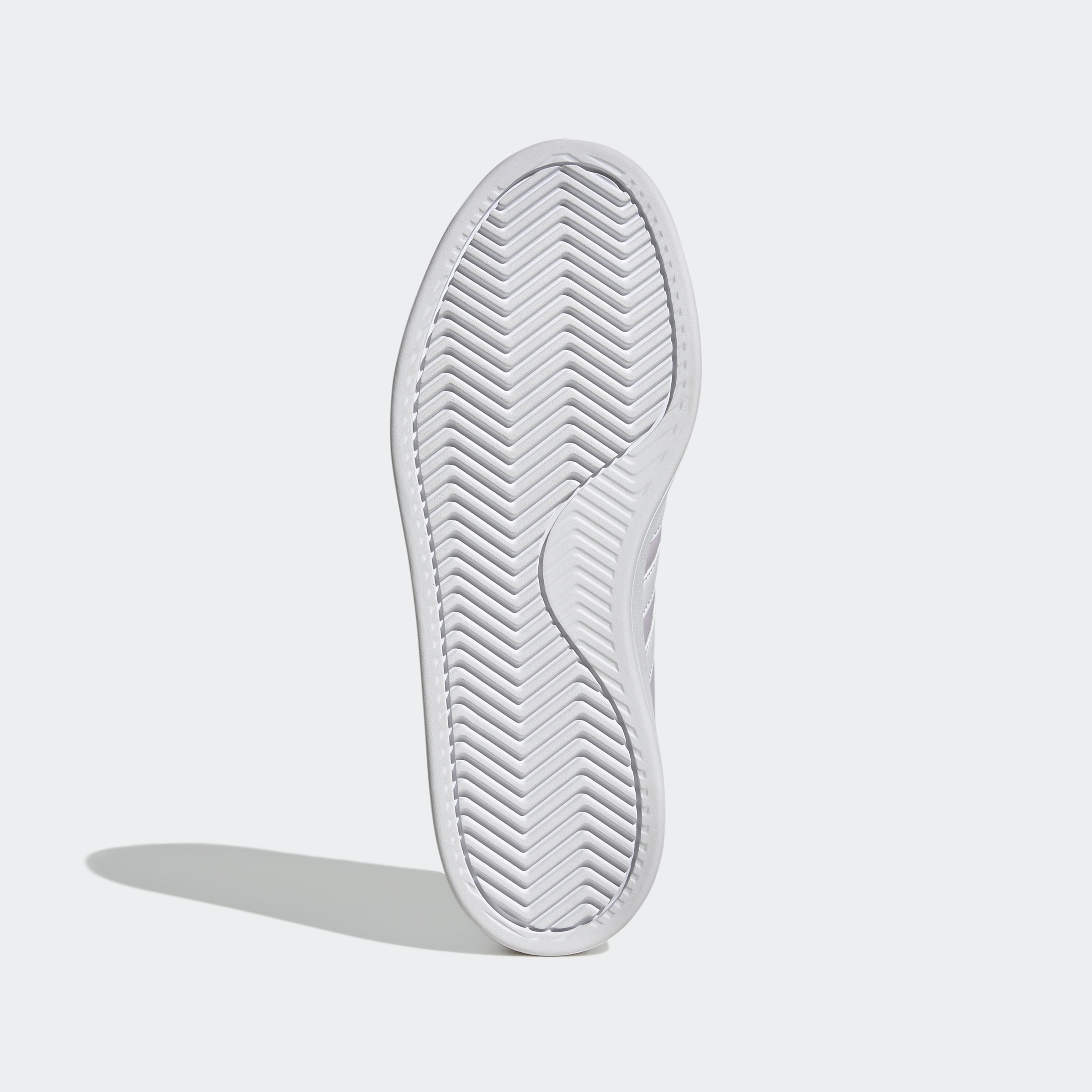 adidas Sportswear Sneaker »GRAND COURT CLOUDFOAM LIFESTYLE COURT COMFORT«, Design auf den Spuren des adidas Superstar