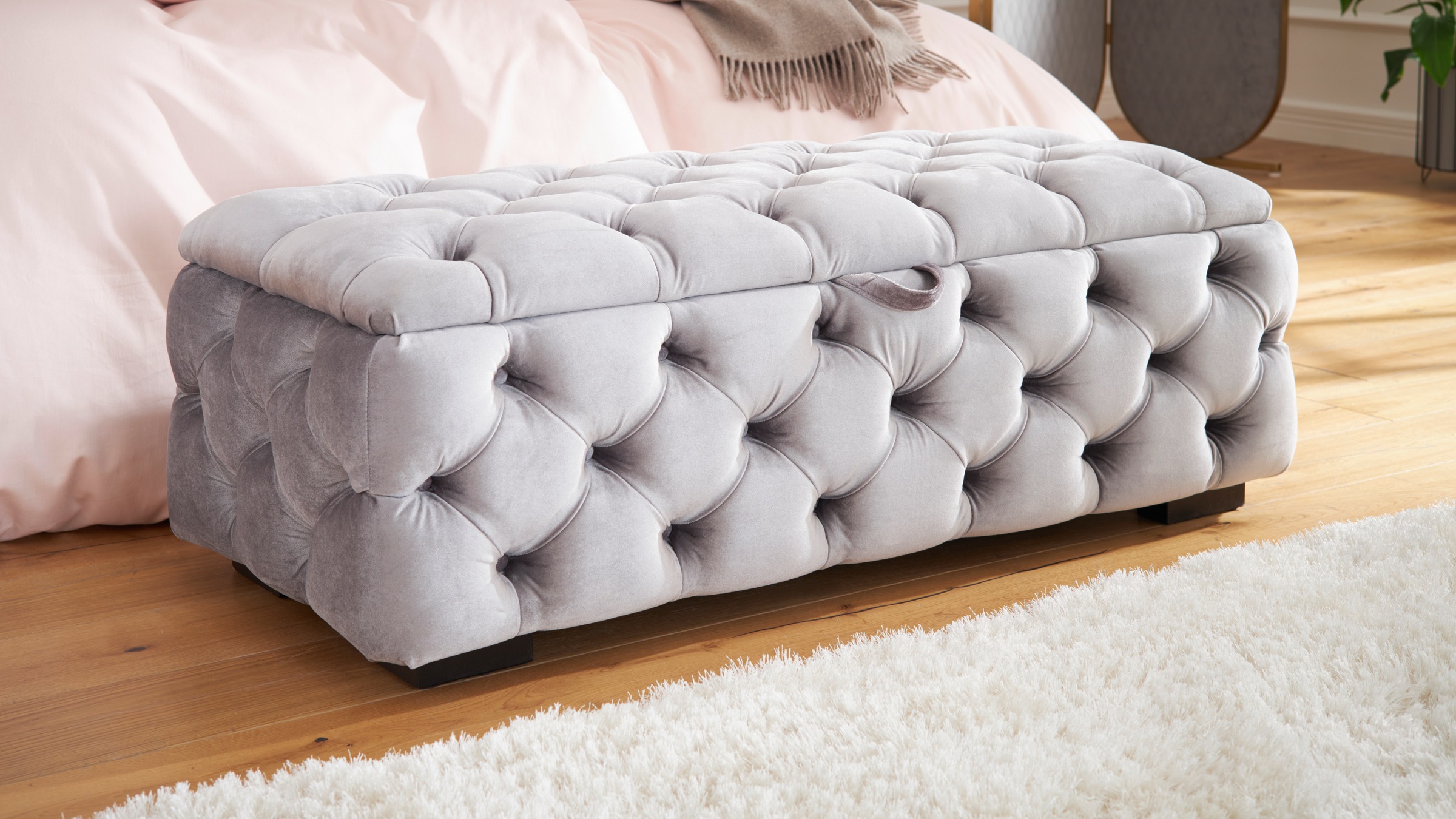 Guido Maria Kretschmer Home&Living Polsterhocker »KALINA, hochwertige Knopfheftung, B/T/H: 120/55/45 cm«, mit Staufach und innenliegenden Laschen zur besseren Aufbewahrung