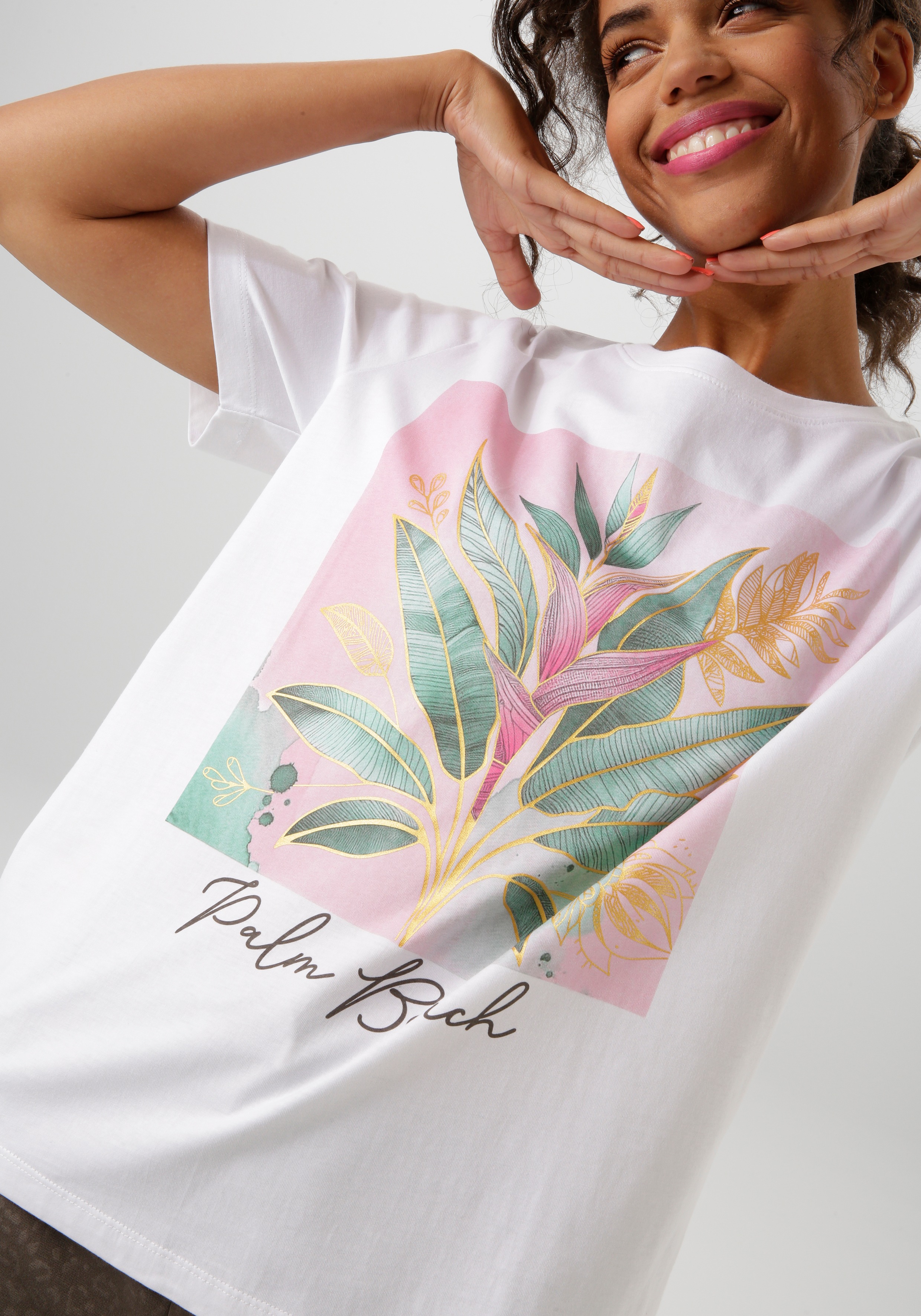 Thumbnail - Aniston CASUAL T-Shirt, mit goldfarbenen Glitzerdruck verzierter Frontprint